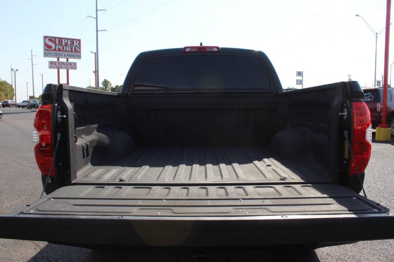 2021 Black Toyota Tundra SR5 5.7L V8 CrewMax 2WD (5TFEY5F17MX) with an 5.7L V8 DOHC 32V engine, 6A transmission, located at 4301 NW 39th , Oklahoma City, OK, 73112, (405) 949-5600, 35.512135, -97.598671 - NO DRIVERS LICENCE NO-FULL COVERAGE INSURANCE-NO CREDIT CHECK. COME ON OVER TO SUPERSPORTS AND TAKE A LOOK AND TEST DRIVE. PLEASE GIVE US A CALL AT (405) 949-5600. NO LICENSIA DE MANEJAR- NO SEGURO DE COBERTURA TOTAL- NO VERIFICACCION DE CREDITO. POR FAVOR VENGAN A SUPERSPORTS, ECHE UN - Photo#12