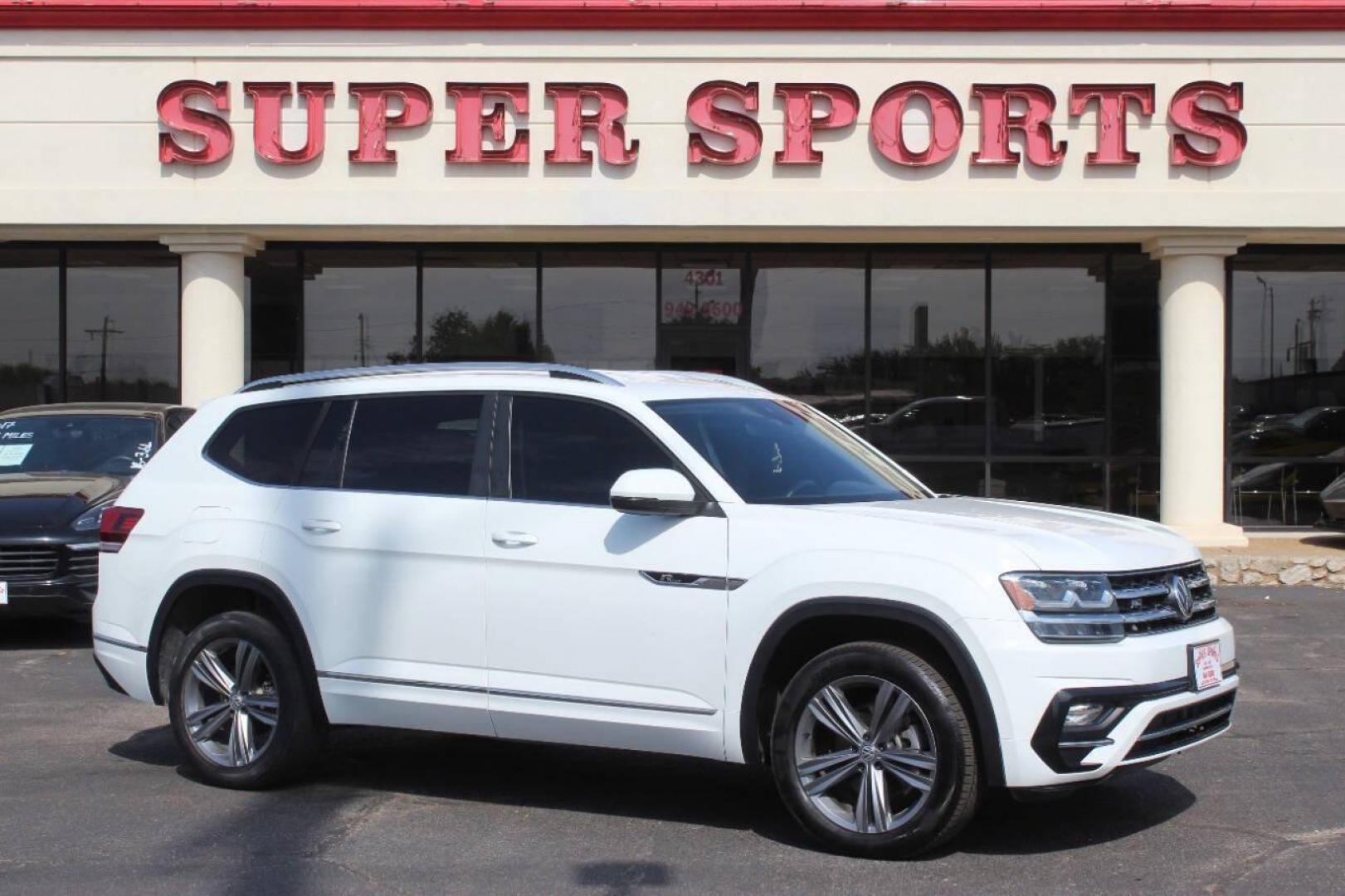 2019 White Volkswagen Atlas V6 SE w/Technology R-Line 4MOTION (1V2XR2CA8KC) with an 3.6L V6 DOHC 24V engine, 8A transmission, located at 4301 NW 39th , Oklahoma City, OK, 73112, (405) 949-5600, 35.512135, -97.598671 - NO DRIVERS LICENCE NO-FULL COVERAGE INSURANCE-NO CREDIT CHECK. COME ON OVER TO SUPERSPORTS AND TAKE A LOOK AND TEST DRIVE. PLEASE GIVE US A CALL AT (405) 949-5600. NO LICENSIA DE MANEJAR- NO SEGURO DE COBERTURA TOTAL- NO VERIFICACCION DE CREDITO. POR FAVOR VENGAN A SUPERSPORTS, ECHE UN - Photo#0