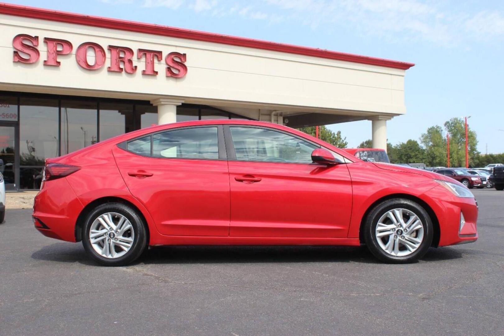 2020 Red Hyundai Elantra Limited (5NPD84LF7LH) with an 1.8L L4 DOHC 16V engine, 6A transmission, located at 4301 NW 39th , Oklahoma City, OK, 73112, (405) 949-5600, 35.512135, -97.598671 - Photo#2