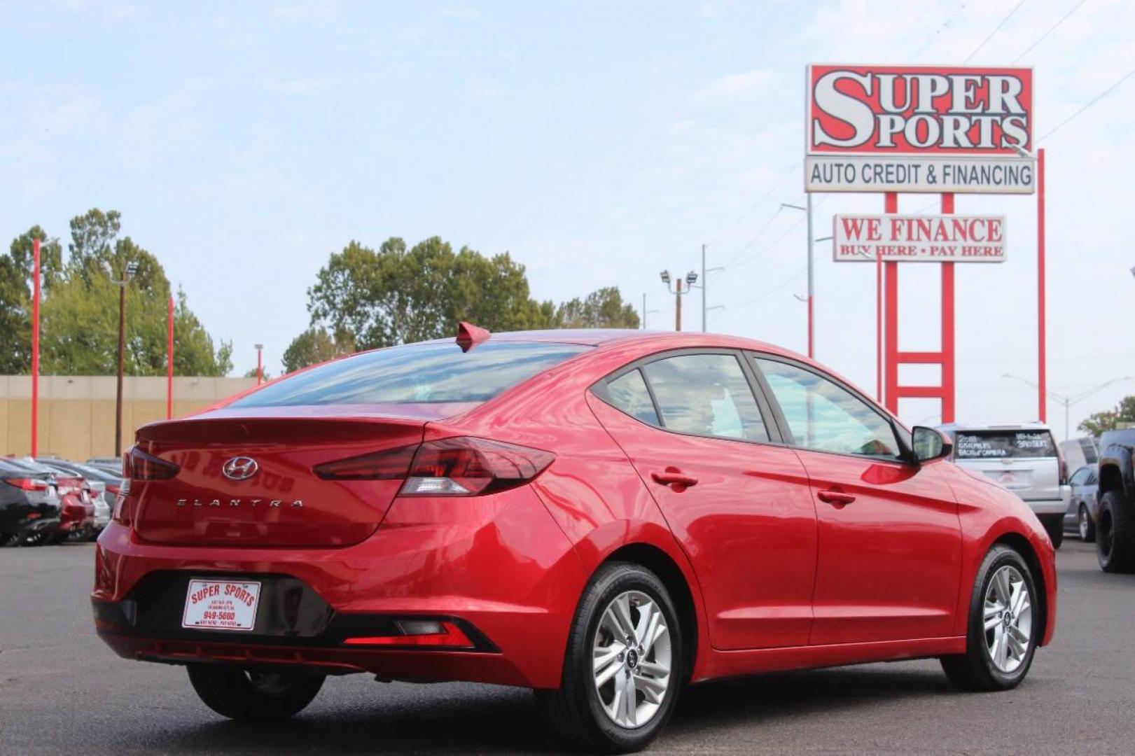 2020 Red Hyundai Elantra Limited (5NPD84LF7LH) with an 1.8L L4 DOHC 16V engine, 6A transmission, located at 4301 NW 39th , Oklahoma City, OK, 73112, (405) 949-5600, 35.512135, -97.598671 - Photo#3