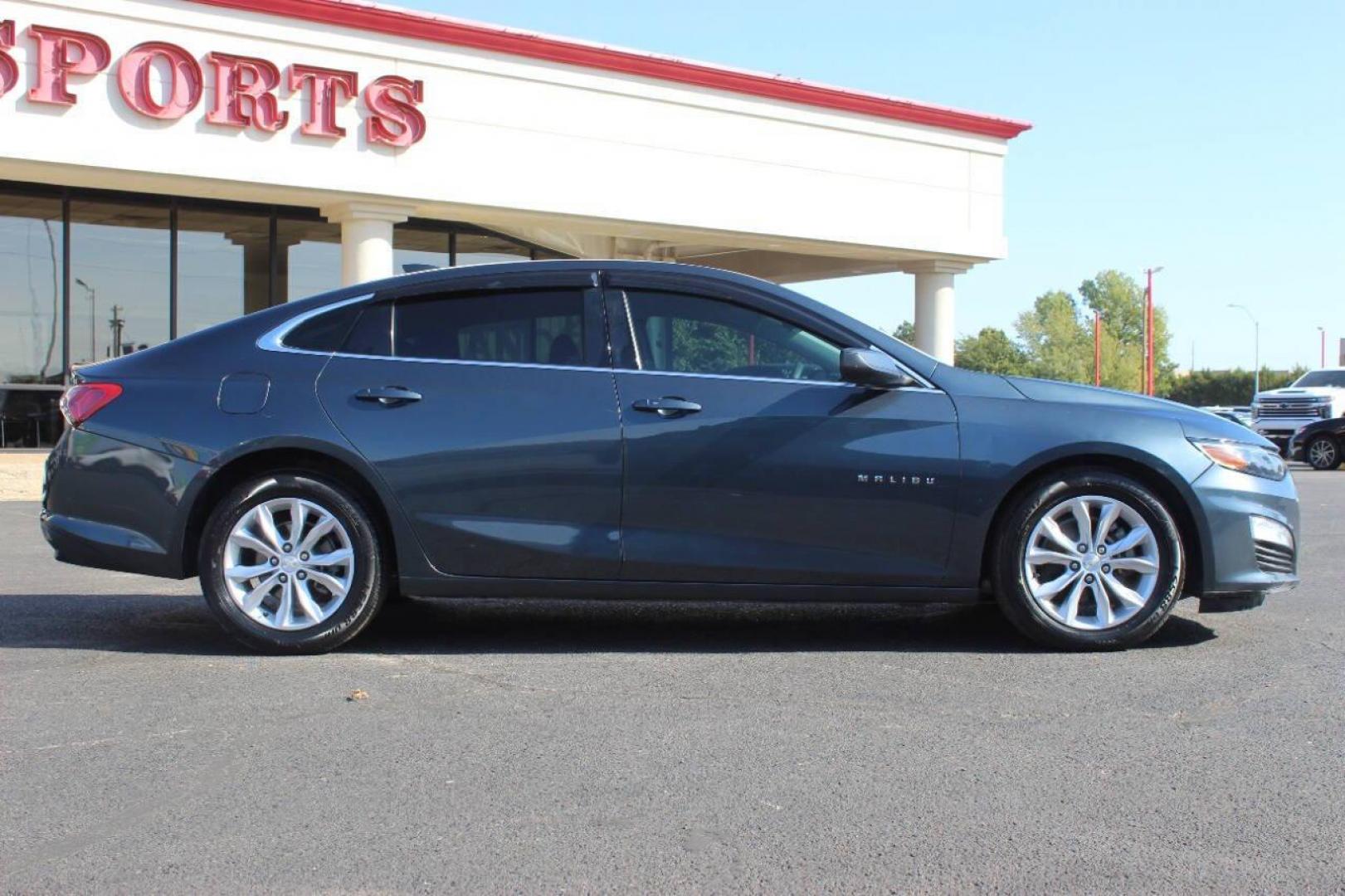 2019 Charcoal Chevrolet Malibu LT (1G1ZD5ST6KF) with an 1.5L L4 DOHC 16V engine, 6A transmission, located at 4301 NW 39th , Oklahoma City, OK, 73112, (405) 949-5600, 35.512135, -97.598671 - NO DRIVERS LICENCE NO-FULL COVERAGE INSURANCE-NO CREDIT CHECK. COME ON OVER TO SUPERSPORTS AND TAKE A LOOK AND TEST DRIVE. PLEASE GIVE US A CALL AT (405) 949-5600. NO LICENSIA DE MANEJAR- NO SEGURO DE COBERTURA TOTAL- NO VERIFICACCION DE CREDITO. POR FAVOR VENGAN A SUPERSPORTS, ECHE UN - Photo#2