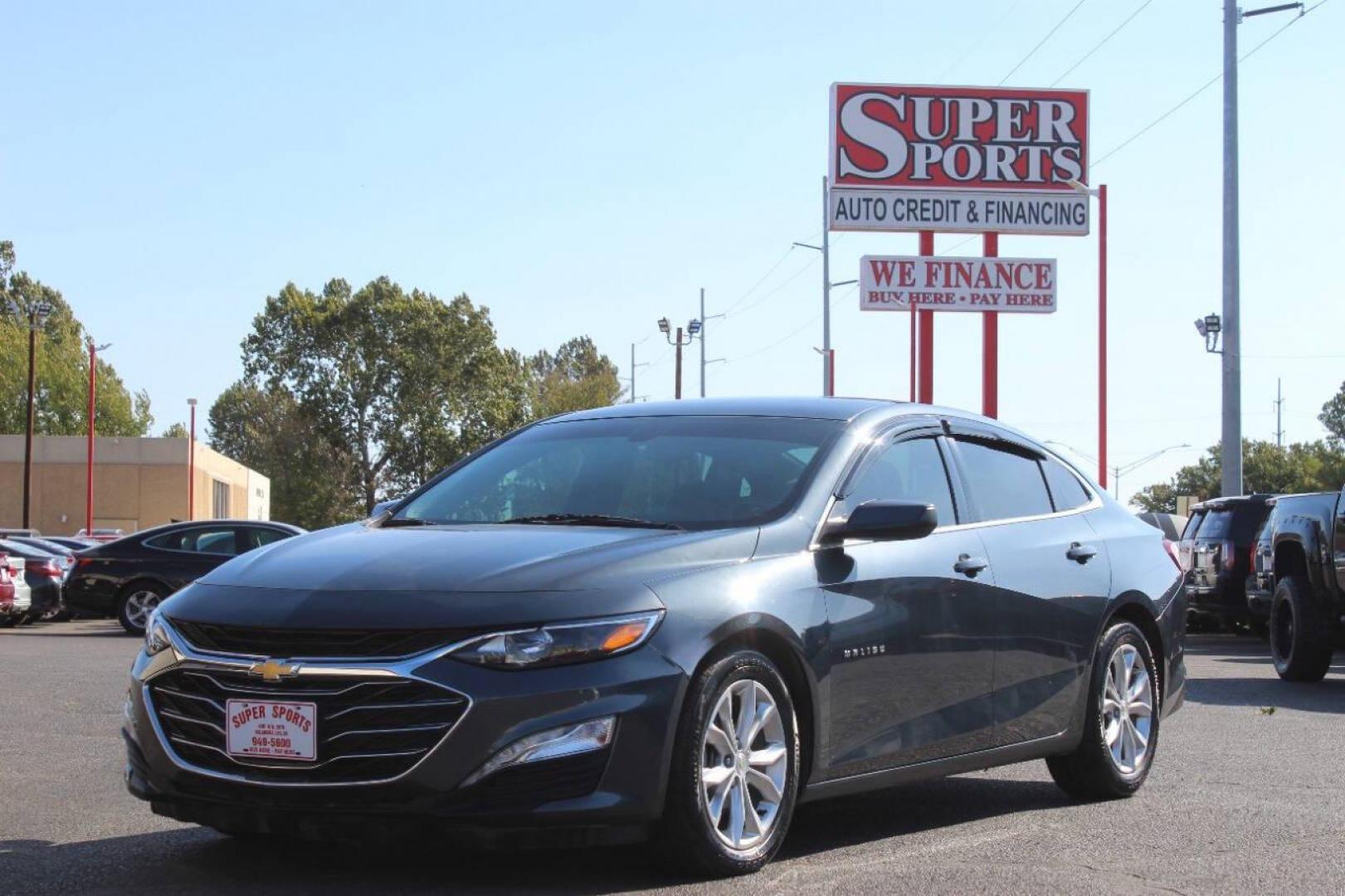 2019 Charcoal Chevrolet Malibu LT (1G1ZD5ST6KF) with an 1.5L L4 DOHC 16V engine, 6A transmission, located at 4301 NW 39th , Oklahoma City, OK, 73112, (405) 949-5600, 35.512135, -97.598671 - NO DRIVERS LICENCE NO-FULL COVERAGE INSURANCE-NO CREDIT CHECK. COME ON OVER TO SUPERSPORTS AND TAKE A LOOK AND TEST DRIVE. PLEASE GIVE US A CALL AT (405) 949-5600. NO LICENSIA DE MANEJAR- NO SEGURO DE COBERTURA TOTAL- NO VERIFICACCION DE CREDITO. POR FAVOR VENGAN A SUPERSPORTS, ECHE UN - Photo#4