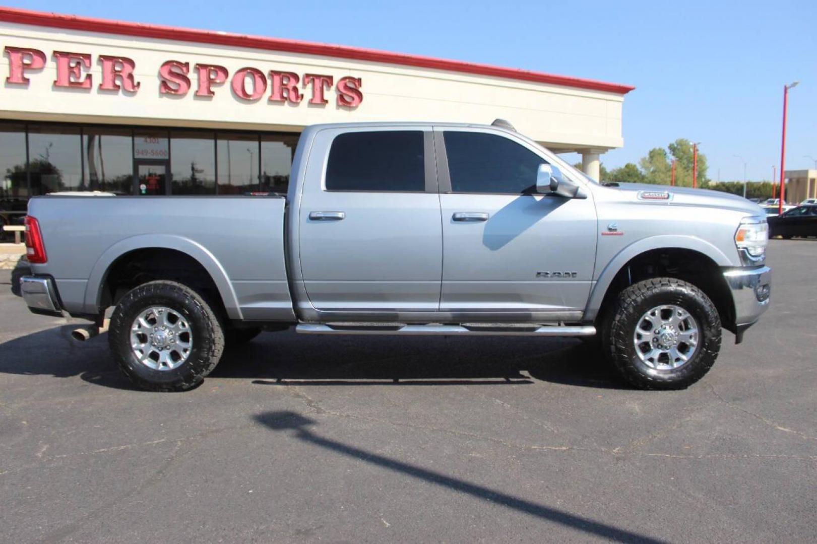 2020 Gray RAM 2500 Laramie Crew Cab SWB 4WD (3C6UR5FL9LG) with an 6.7L L6 OHV 24V TURBO DIESEL engine, 6A transmission, located at 4301 NW 39th , Oklahoma City, OK, 73112, (405) 949-5600, 35.512135, -97.598671 - NO DRIVERS LICENCE NO-FULL COVERAGE INSURANCE-NO CREDIT CHECK. COME ON OVER TO SUPERSPORTS AND TAKE A LOOK AND TEST DRIVE. PLEASE GIVE US A CALL AT (405) 949-5600. NO LICENSIA DE MANEJAR- NO SEGURO DE COBERTURA TOTAL- NO VERIFICACCION DE CREDITO. POR FAVOR VENGAN A SUPERSPORTS, ECHE UN - Photo#2