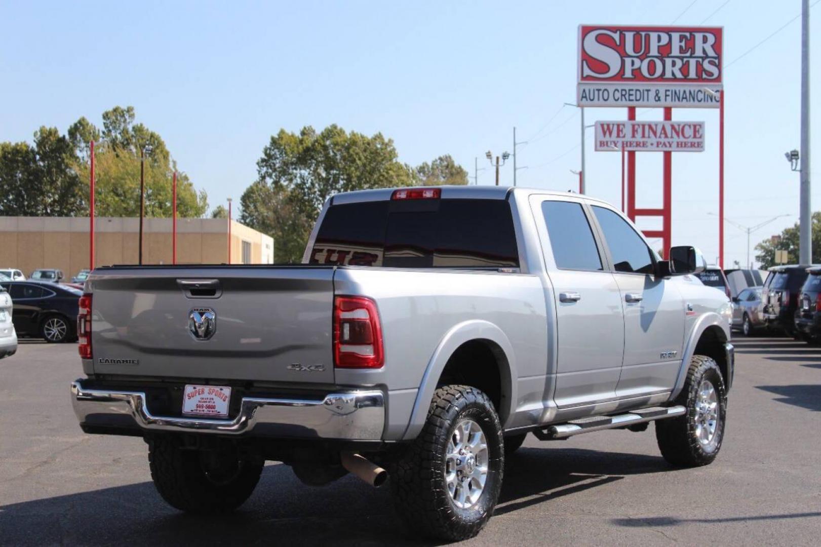 2020 Gray RAM 2500 Laramie Crew Cab SWB 4WD (3C6UR5FL9LG) with an 6.7L L6 OHV 24V TURBO DIESEL engine, 6A transmission, located at 4301 NW 39th , Oklahoma City, OK, 73112, (405) 949-5600, 35.512135, -97.598671 - NO DRIVERS LICENCE NO-FULL COVERAGE INSURANCE-NO CREDIT CHECK. COME ON OVER TO SUPERSPORTS AND TAKE A LOOK AND TEST DRIVE. PLEASE GIVE US A CALL AT (405) 949-5600. NO LICENSIA DE MANEJAR- NO SEGURO DE COBERTURA TOTAL- NO VERIFICACCION DE CREDITO. POR FAVOR VENGAN A SUPERSPORTS, ECHE UN - Photo#3