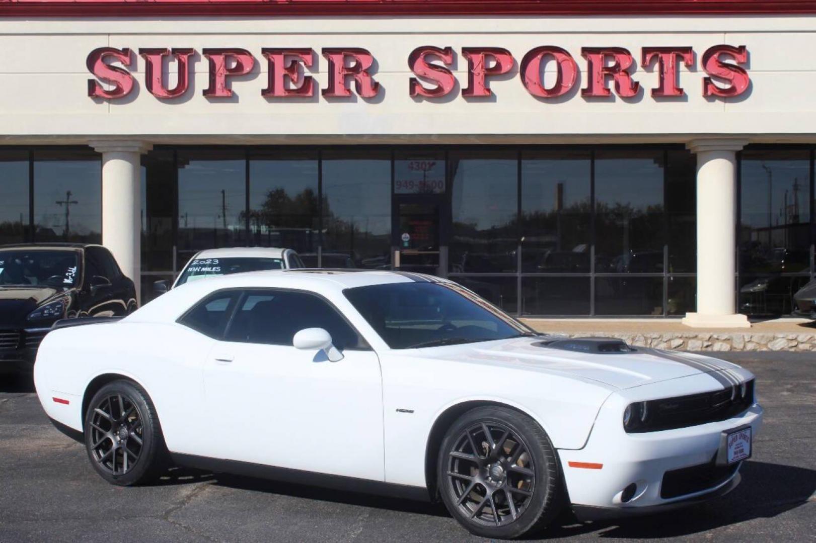 2018 White Dodge Challenger R/T Plus (2C3CDZBT2JH) with an 5.7L V8 OHV 16V engine, 6A transmission, located at 4301 NW 39th , Oklahoma City, OK, 73112, (405) 949-5600, 35.512135, -97.598671 - NO DRIVERS LICENCE NO-FULL COVERAGE INSURANCE-NO CREDIT CHECK. COME ON OVER TO SUPERSPORTS AND TAKE A LOOK AND TEST DRIVE. PLEASE GIVE US A CALL AT (405) 949-5600. NO LICENSIA DE MANEJAR- NO SEGURO DE COBERTURA TOTAL- NO VERIFICACCION DE CREDITO. POR FAVOR VENGAN A SUPERSPORTS, ECHE UN - Photo#0