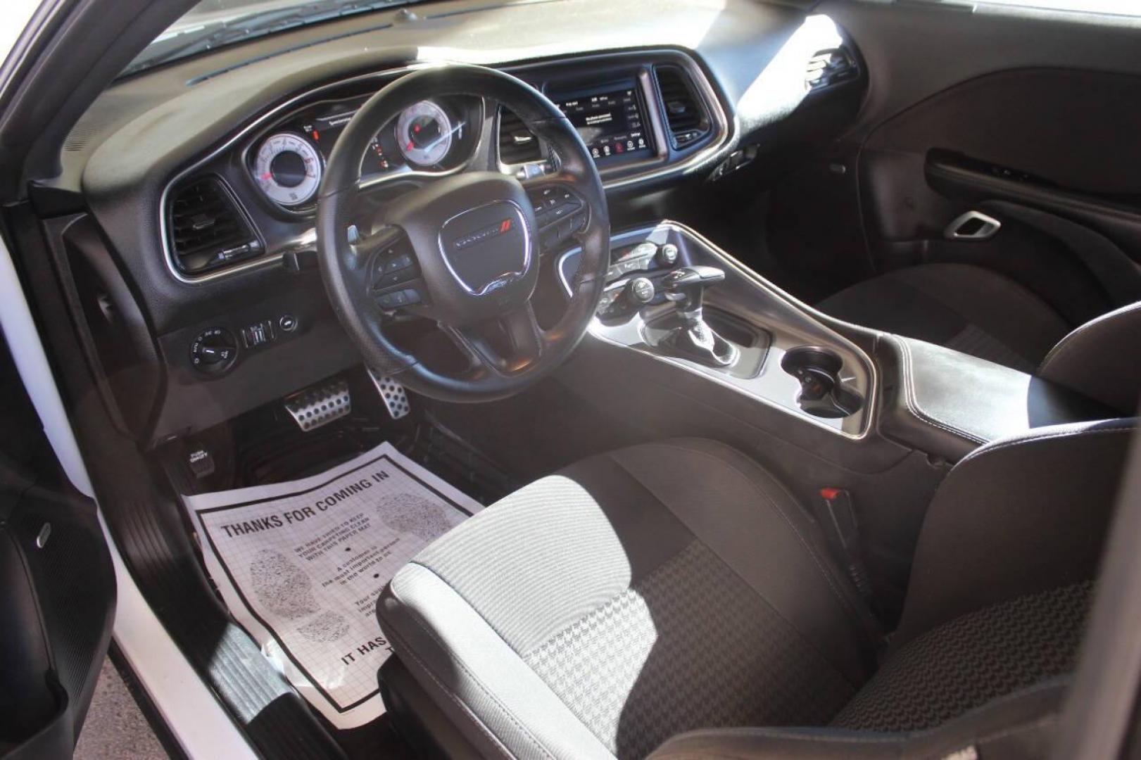 2018 White Dodge Challenger R/T Plus (2C3CDZBT2JH) with an 5.7L V8 OHV 16V engine, 6A transmission, located at 4301 NW 39th , Oklahoma City, OK, 73112, (405) 949-5600, 35.512135, -97.598671 - NO DRIVERS LICENCE NO-FULL COVERAGE INSURANCE-NO CREDIT CHECK. COME ON OVER TO SUPERSPORTS AND TAKE A LOOK AND TEST DRIVE. PLEASE GIVE US A CALL AT (405) 949-5600. NO LICENSIA DE MANEJAR- NO SEGURO DE COBERTURA TOTAL- NO VERIFICACCION DE CREDITO. POR FAVOR VENGAN A SUPERSPORTS, ECHE UN - Photo#13