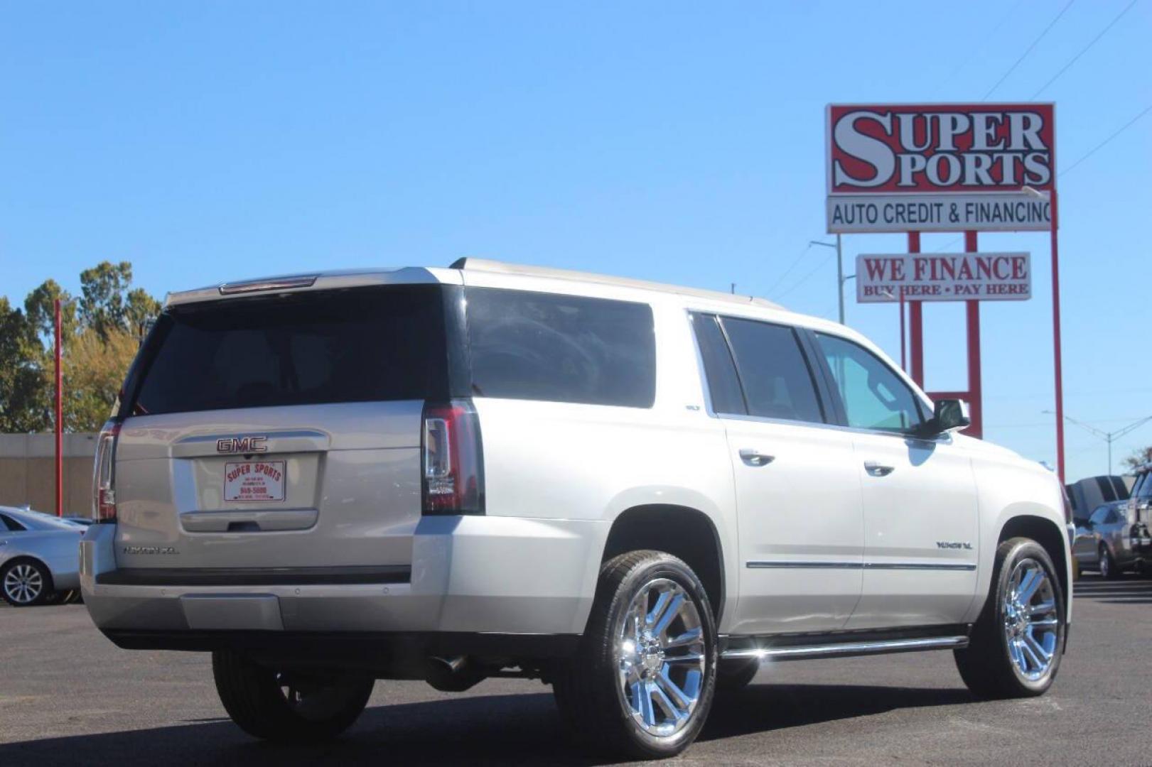 2018 Silver GMC Yukon XL SLT 4WD (1GKS2GKC7JR) with an 5.3L V8 OHV 16V engine, 6A transmission, located at 4301 NW 39th , Oklahoma City, OK, 73112, (405) 949-5600, 35.512135, -97.598671 - NO DRIVERS LICENCE NO-FULL COVERAGE INSURANCE-NO CREDIT CHECK. COME ON OVER TO SUPERSPORTS AND TAKE A LOOK AND TEST DRIVE. PLEASE GIVE US A CALL AT (405) 949-5600. NO LICENSIA DE MANEJAR- NO SEGURO DE COBERTURA TOTAL- NO VERIFICACCION DE CREDITO. POR FAVOR VENGAN A SUPERSPORTS, ECHE UN - Photo#3