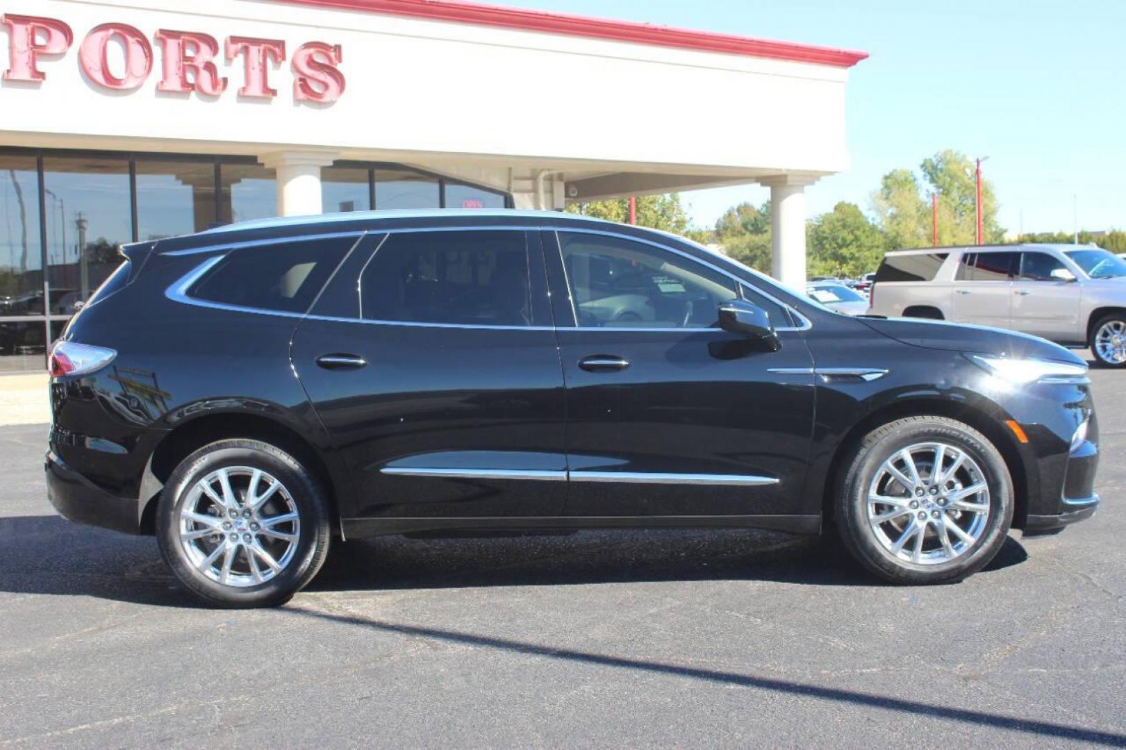 2023 Black Buick Enclave Essence AWD (5GAEVAKW7PJ) with an 3.6L V6 DOHC 24V engine, 9A transmission, located at 4301 NW 39th , Oklahoma City, OK, 73112, (405) 949-5600, 35.512135, -97.598671 - NO DRIVERS LICENCE NO-FULL COVERAGE INSURANCE-NO CREDIT CHECK. COME ON OVER TO SUPERSPORTS AND TAKE A LOOK AND TEST DRIVE. PLEASE GIVE US A CALL AT (405) 949-5600. NO LICENSIA DE MANEJAR- NO SEGURO DE COBERTURA TOTAL- NO VERIFICACCION DE CREDITO. POR FAVOR VENGAN A SUPERSPORTS, ECHE UN - Photo#2