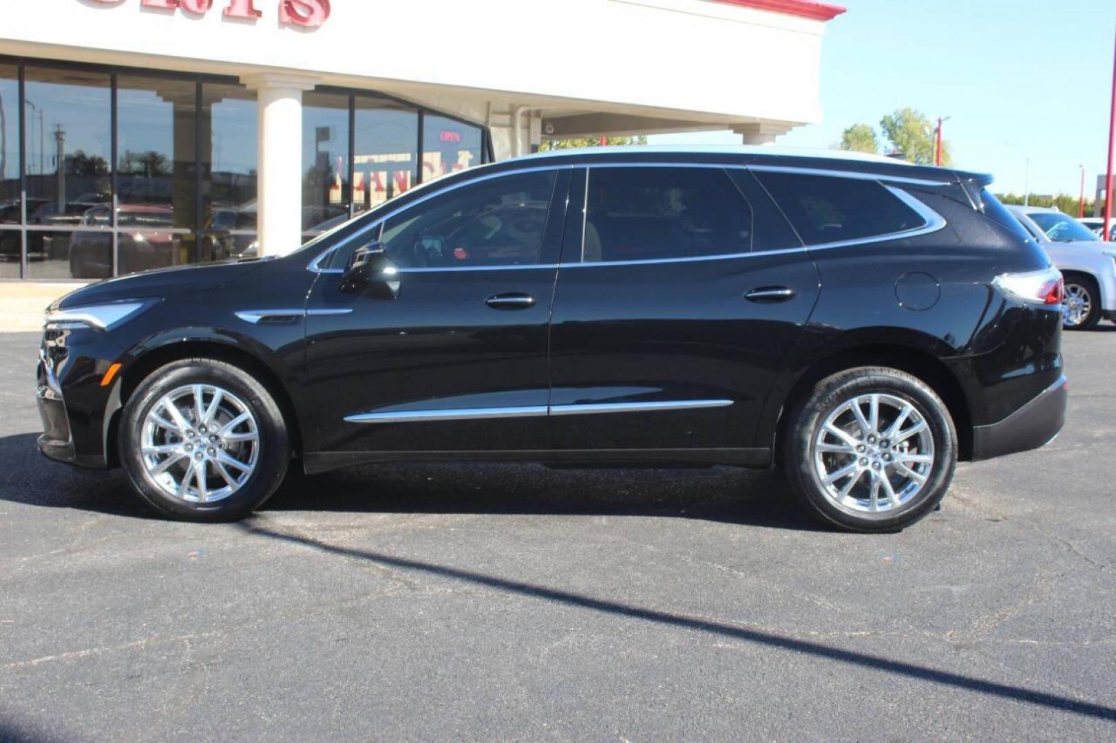 2023 Black Buick Enclave Essence AWD (5GAEVAKW7PJ) with an 3.6L V6 DOHC 24V engine, 9A transmission, located at 4301 NW 39th , Oklahoma City, OK, 73112, (405) 949-5600, 35.512135, -97.598671 - NO DRIVERS LICENCE NO-FULL COVERAGE INSURANCE-NO CREDIT CHECK. COME ON OVER TO SUPERSPORTS AND TAKE A LOOK AND TEST DRIVE. PLEASE GIVE US A CALL AT (405) 949-5600. NO LICENSIA DE MANEJAR- NO SEGURO DE COBERTURA TOTAL- NO VERIFICACCION DE CREDITO. POR FAVOR VENGAN A SUPERSPORTS, ECHE UN - Photo#5