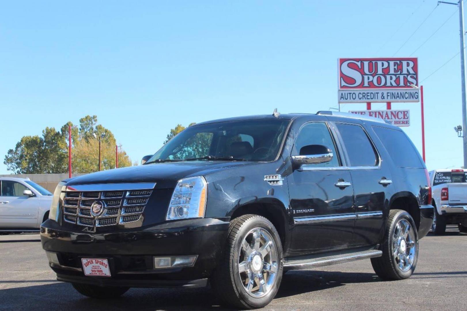 2008 Black Cadillac Escalade AWD (1GYFK63808R) with an 6.2L V8 OHV 16V engine, 6-Speed Automatic Overdrive transmission, located at 4301 NW 39th , Oklahoma City, OK, 73112, (405) 949-5600, 35.512135, -97.598671 - NO DRIVERS LICENCE NO-FULL COVERAGE INSURANCE-NO CREDIT CHECK. COME ON OVER TO SUPERSPORTS AND TAKE A LOOK AND TEST DRIVE. PLEASE GIVE US A CALL AT (405) 949-5600. NO LICENSIA DE MANEJAR- NO SEGURO DE COBERTURA TOTAL- NO VERIFICACCION DE CREDITO. POR FAVOR VENGAN A SUPERSPORTS, ECHE UN - Photo#6