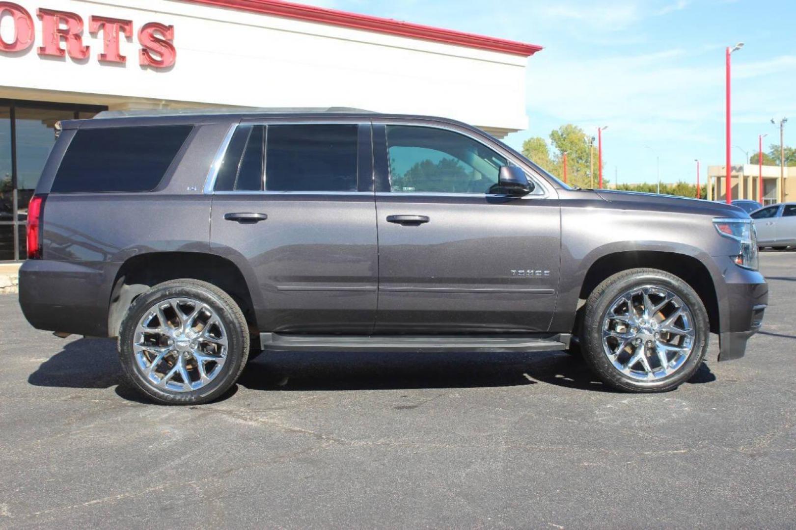 2016 Pewter Chevrolet Tahoe LS 2WD (1GNSCAKC5GR) with an 5.3L V8 OHV 16V engine, 6A transmission, located at 4301 NW 39th , Oklahoma City, OK, 73112, (405) 949-5600, 35.512135, -97.598671 - NO DRIVERS LICENCE NO-FULL COVERAGE INSURANCE-NO CREDIT CHECK. COME ON OVER TO SUPERSPORTS AND TAKE A LOOK AND TEST DRIVE. PLEASE GIVE US A CALL AT (405) 949-5600. NO LICENSIA DE MANEJAR- NO SEGURO DE COBERTURA TOTAL- NO VERIFICACCION DE CREDITO. POR FAVOR VENGAN A SUPERSPORTS, ECHE UN - Photo#2