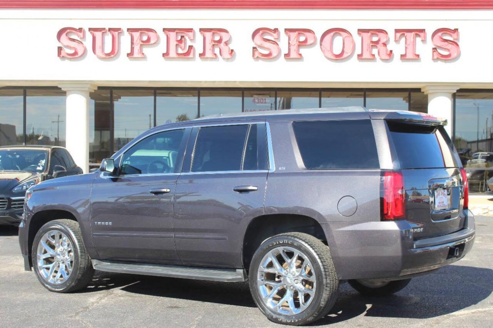 2016 Pewter Chevrolet Tahoe LS 2WD (1GNSCAKC5GR) with an 5.3L V8 OHV 16V engine, 6A transmission, located at 4301 NW 39th , Oklahoma City, OK, 73112, (405) 949-5600, 35.512135, -97.598671 - NO DRIVERS LICENCE NO-FULL COVERAGE INSURANCE-NO CREDIT CHECK. COME ON OVER TO SUPERSPORTS AND TAKE A LOOK AND TEST DRIVE. PLEASE GIVE US A CALL AT (405) 949-5600. NO LICENSIA DE MANEJAR- NO SEGURO DE COBERTURA TOTAL- NO VERIFICACCION DE CREDITO. POR FAVOR VENGAN A SUPERSPORTS, ECHE UN - Photo#4