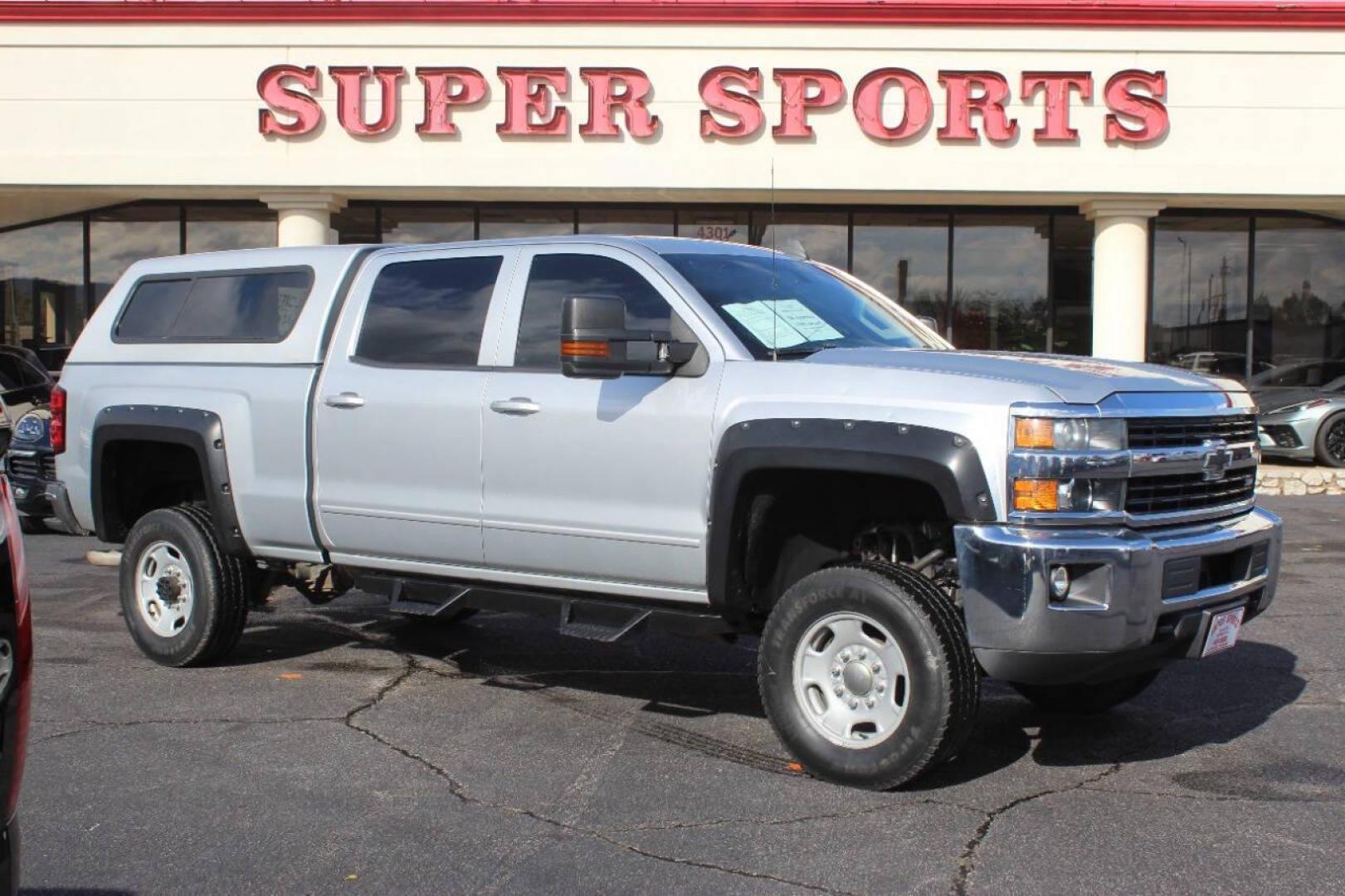 2015 Gray Chevrolet Silverado 2500HD LT Crew Cab Long Box 4WD (1GC1KVEG5FF) with an 6.0L V8 OHV 16V FFV engine, 6-Speed Automatic transmission, located at 4301 NW 39th , Oklahoma City, OK, 73112, (405) 949-5600, 35.512135, -97.598671 - NO DRIVERS LICENCE NO-FULL COVERAGE INSURANCE-NO CREDIT CHECK. COME ON OVER TO SUPERSPORTS AND TAKE A LOOK AND TEST DRIVE. PLEASE GIVE US A CALL AT (405) 949-5600. NO LICENSIA DE MANEJAR- NO SEGURO DE COBERTURA TOTAL- NO VERIFICACCION DE CREDITO. POR FAVOR VENGAN A SUPERSPORTS, ECHE UN - Photo#0