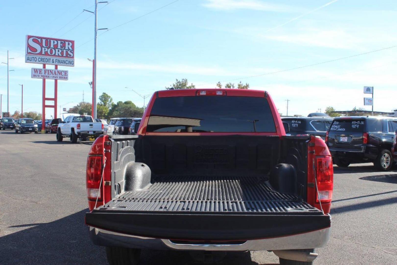 2020 Red RAM 1500 Classic Tradesman Quad Cab 2WD (1C6RR6FG2LS) with an 3.6L V6 DOHC 24V FFV engine, 8A transmission, located at 4301 NW 39th , Oklahoma City, OK, 73112, (405) 949-5600, 35.512135, -97.598671 - NO DRIVERS LICENCE NO-FULL COVERAGE INSURANCE-NO CREDIT CHECK. COME ON OVER TO SUPERSPORTS AND TAKE A LOOK AND TEST DRIVE. PLEASE GIVE US A CALL AT (405) 949-5600. NO LICENSIA DE MANEJAR- NO SEGURO DE COBERTURA TOTAL- NO VERIFICACCION DE CREDITO. POR FAVOR VENGAN A SUPERSPORTS, ECHE UN - Photo#12