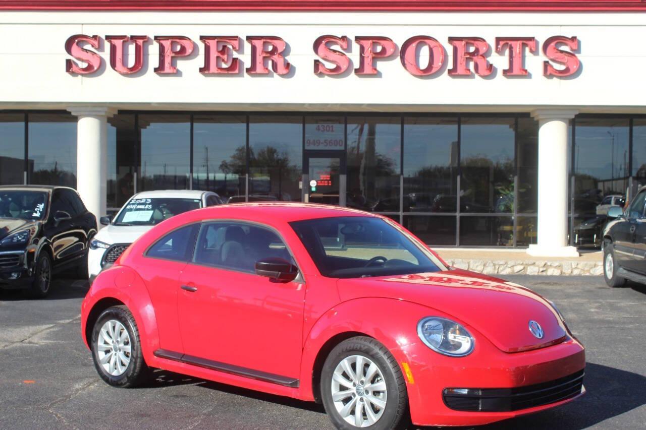 photo of 2013 Volkswagen Beetle 2.5L w/Sunroof Sound  and  Nav