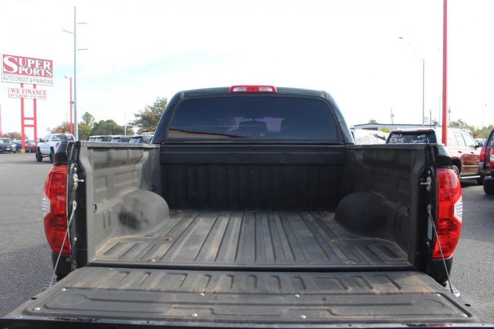 2014 Black Toyota Tundra SR5 5.7L V8 CrewMax 2WD (5TFEY5F11EX) with an 5.7L V8 DOHC 32V engine, 6-Speed Automatic transmission, located at 4301 NW 39th , Oklahoma City, OK, 73112, (405) 949-5600, 35.512135, -97.598671 - NO DRIVERS LICENCE NO-FULL COVERAGE INSURANCE-NO CREDIT CHECK. COME ON OVER TO SUPERSPORTS AND TAKE A LOOK AND TEST DRIVE. PLEASE GIVE US A CALL AT (405) 949-5600. NO LICENSIA DE MANEJAR- NO SEGURO DE COBERTURA TOTAL- NO VERIFICACCION DE CREDITO. POR FAVOR VENGAN A SUPERSPORTS, ECHE UN - Photo#12