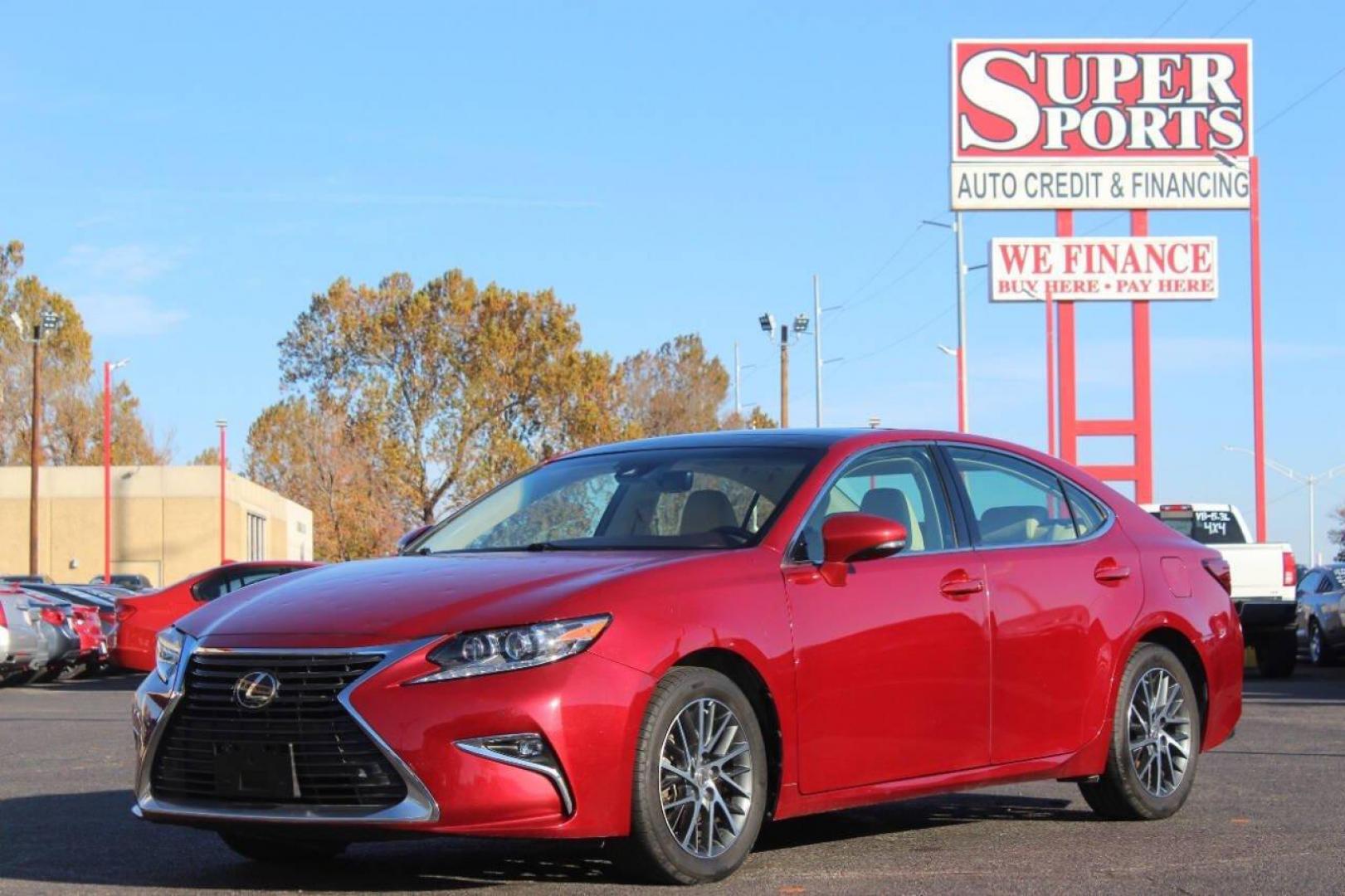 2018 Red Lexus ES 350 Sedan (58ABK1GG0JU) with an 3.5L V6 DOHC 24V engine, 6A transmission, located at 4301 NW 39th , Oklahoma City, OK, 73112, (405) 949-5600, 35.512135, -97.598671 - NO DRIVERS LICENCE NO-FULL COVERAGE INSURANCE-NO CREDIT CHECK. COME ON OVER TO SUPERSPORTS AND TAKE A LOOK AND TEST DRIVE. PLEASE GIVE US A CALL AT (405) 949-5600. NO LICENSIA DE MANEJAR- NO SEGURO DE COBERTURA TOTAL- NO VERIFICACCION DE CREDITO. POR FAVOR VENGAN A SUPERSPORTS, ECHE UN - Photo#6