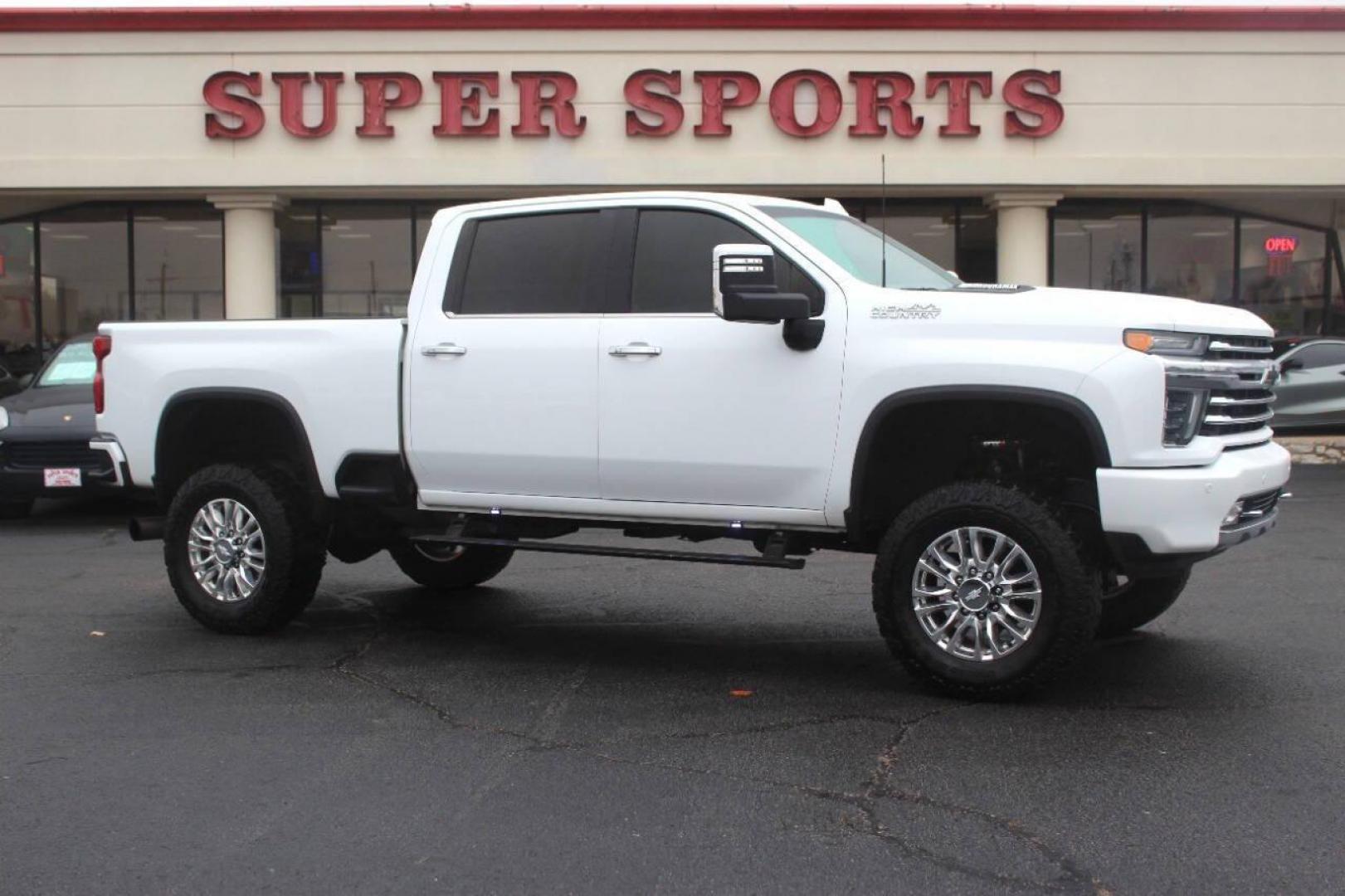 2020 White Chevrolet Silverado 2500HD High Country Crew Cab Long Box 4WD (1GC4YREY5LF) with an 6.6L V8 OHV 16V DIESEL engine, 6A transmission, located at 4301 NW 39th , Oklahoma City, OK, 73112, (405) 949-5600, 35.512135, -97.598671 - NO DRIVERS LICENCE NO-FULL COVERAGE INSURANCE-NO CREDIT CHECK. COME ON OVER TO SUPERSPORTS AND TAKE A LOOK AND TEST DRIVE. PLEASE GIVE US A CALL AT (405) 949-5600. NO LICENSIA DE MANEJAR- NO SEGURO DE COBERTURA TOTAL- NO VERIFICACCION DE CREDITO. POR FAVOR VENGAN A SUPERSPORTS, - Photo#0