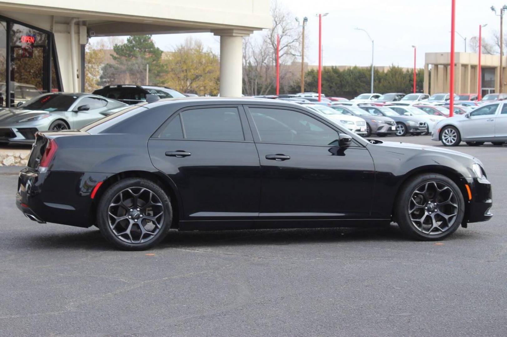 2019 Black Chrysler 300 S V6 RWD (2C3CCABG9KH) with an 3.6L V6 DOHC 24V engine, 8A transmission, located at 4301 NW 39th , Oklahoma City, OK, 73112, (405) 949-5600, 35.512135, -97.598671 - NO DRIVERS LICENCE NO-FULL COVERAGE INSURANCE-NO CREDIT CHECK. COME ON OVER TO SUPERSPORTS AND TAKE A LOOK AND TEST DRIVE. PLEASE GIVE US A CALL AT (405) 949-5600. NO LICENSIA DE MANEJAR- NO SEGURO DE COBERTURA TOTAL- NO VERIFICACCION DE CREDITO. POR FAVOR VENGAN A SUPERSPORTS, ECHE UN - Photo#2