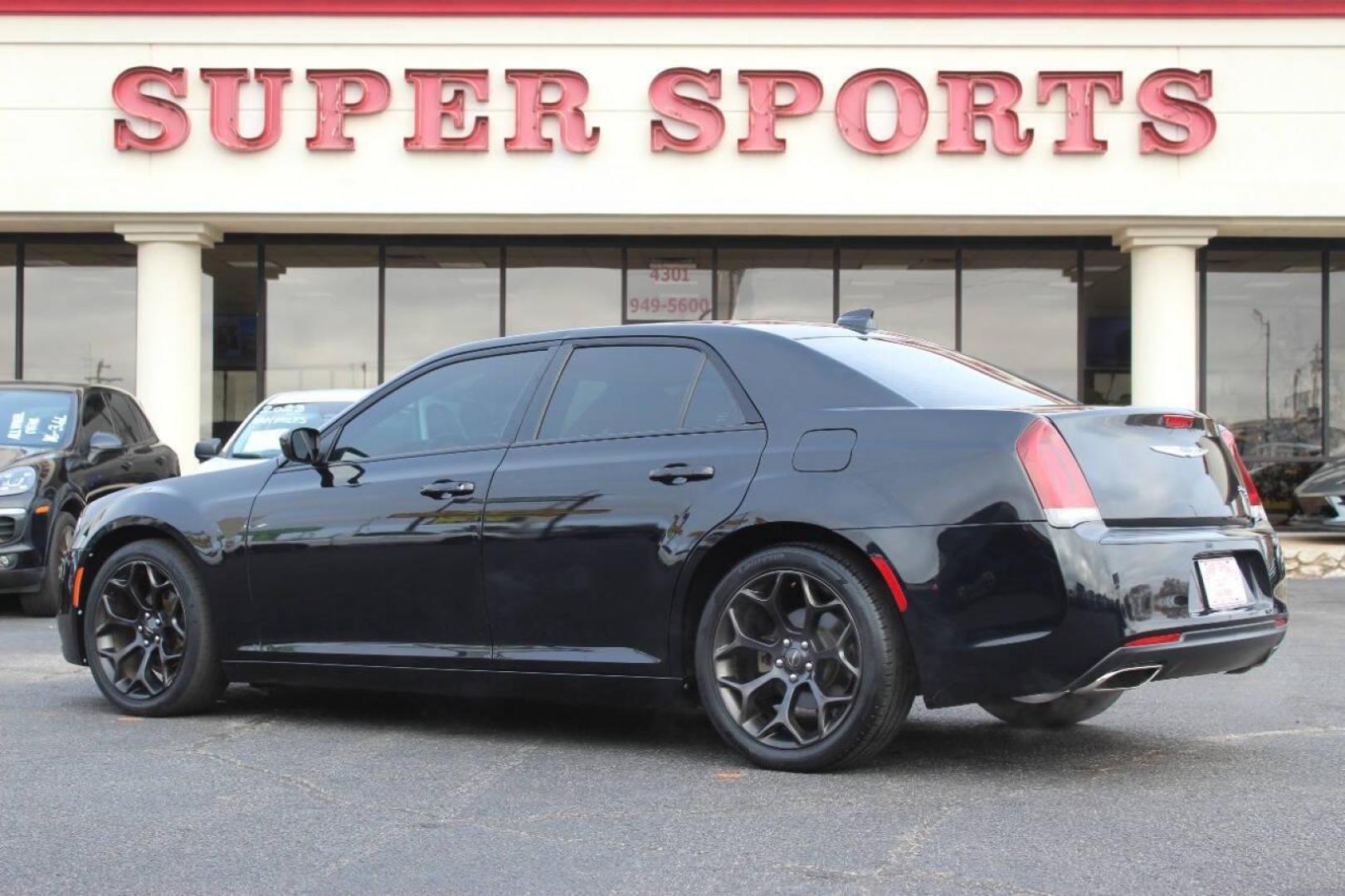 2019 Black Chrysler 300 S V6 RWD (2C3CCABG9KH) with an 3.6L V6 DOHC 24V engine, 8A transmission, located at 4301 NW 39th , Oklahoma City, OK, 73112, (405) 949-5600, 35.512135, -97.598671 - NO DRIVERS LICENCE NO-FULL COVERAGE INSURANCE-NO CREDIT CHECK. COME ON OVER TO SUPERSPORTS AND TAKE A LOOK AND TEST DRIVE. PLEASE GIVE US A CALL AT (405) 949-5600. NO LICENSIA DE MANEJAR- NO SEGURO DE COBERTURA TOTAL- NO VERIFICACCION DE CREDITO. POR FAVOR VENGAN A SUPERSPORTS, ECHE UN - Photo#4