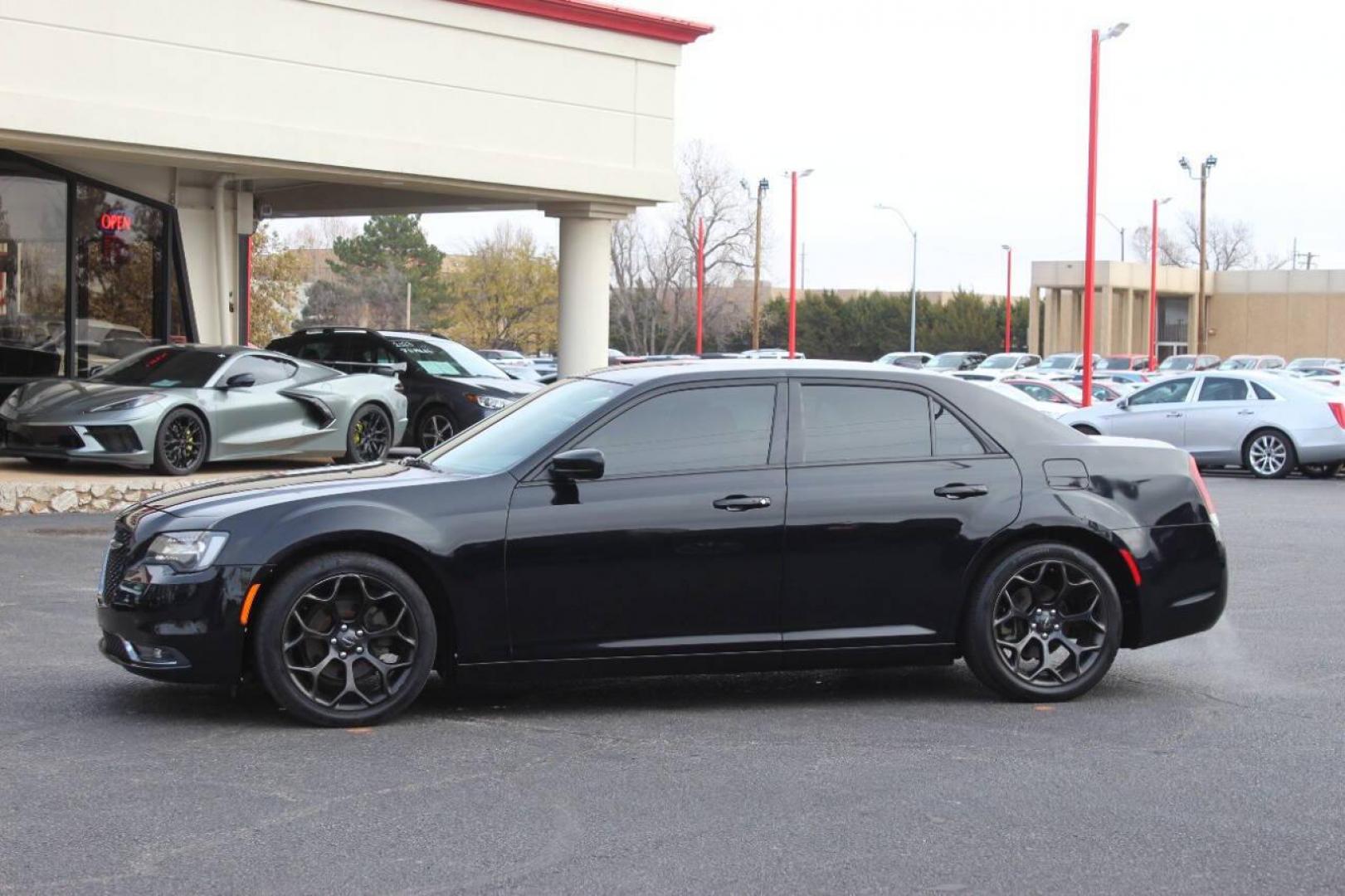 2019 Black Chrysler 300 S V6 RWD (2C3CCABG9KH) with an 3.6L V6 DOHC 24V engine, 8A transmission, located at 4301 NW 39th , Oklahoma City, OK, 73112, (405) 949-5600, 35.512135, -97.598671 - NO DRIVERS LICENCE NO-FULL COVERAGE INSURANCE-NO CREDIT CHECK. COME ON OVER TO SUPERSPORTS AND TAKE A LOOK AND TEST DRIVE. PLEASE GIVE US A CALL AT (405) 949-5600. NO LICENSIA DE MANEJAR- NO SEGURO DE COBERTURA TOTAL- NO VERIFICACCION DE CREDITO. POR FAVOR VENGAN A SUPERSPORTS, ECHE UN - Photo#5