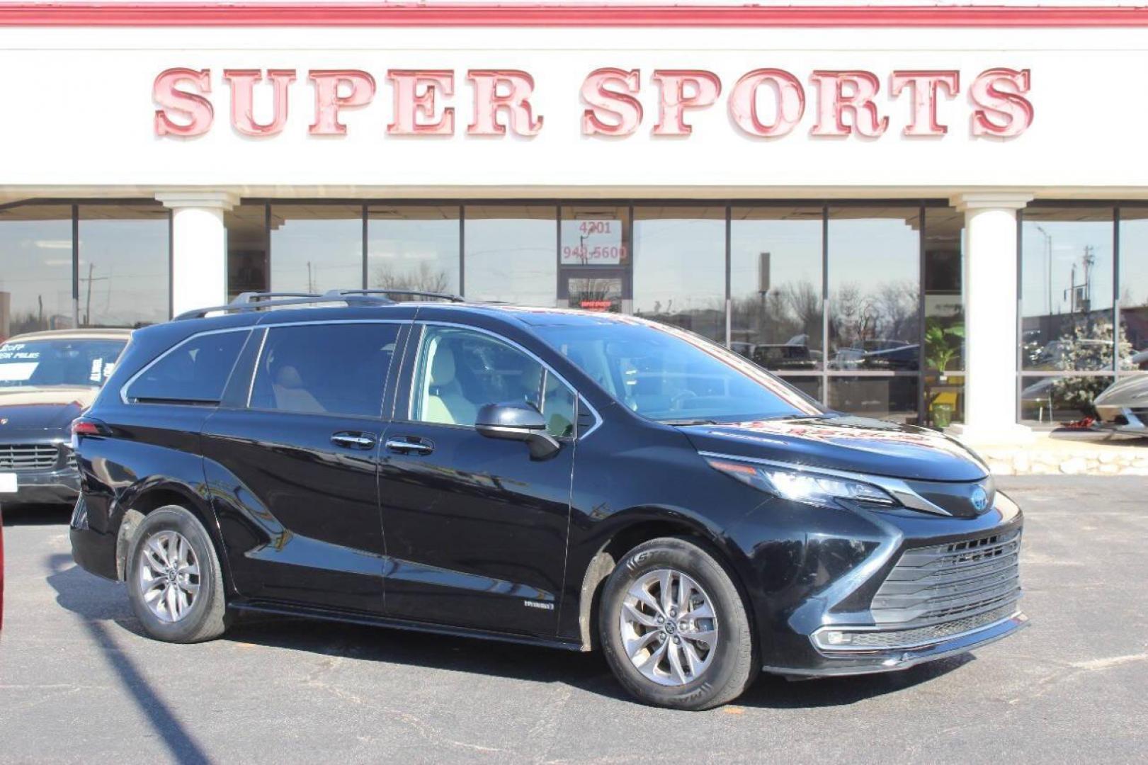 2021 Black Toyota Sienna XLE 7-Passenger (5TDYRKEC5MS) with an 2.5L L4 DOHC 16V HYBRID engine, CVT transmission, located at 4301 NW 39th , Oklahoma City, OK, 73112, (405) 949-5600, 35.512135, -97.598671 - NO DRIVERS LICENCE NO-FULL COVERAGE INSURANCE-NO CREDIT CHECK. COME ON OVER TO SUPERSPORTS AND TAKE A LOOK AND TEST DRIVE. PLEASE GIVE US A CALL AT (405) 949-5600. NO LICENSIA DE MANEJAR- NO SEGURO DE COBERTURA TOTAL- NO VERIFICACCION DE CREDITO. POR FAVOR VENGAN A SUPERSPORTS, ECHE U - Photo#0