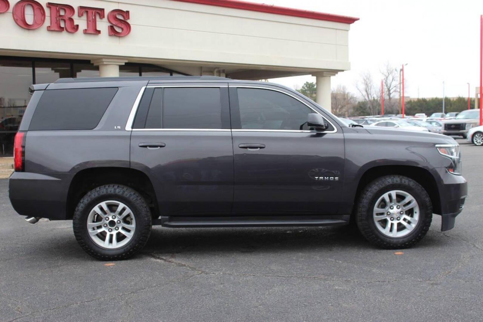 2016 Gray Chevrolet Tahoe LS 2WD (1GNSCAKCXGR) with an 5.3L V8 OHV 16V engine, 6A transmission, located at 4301 NW 39th , Oklahoma City, OK, 73112, (405) 949-5600, 35.512135, -97.598671 - NO DRIVERS LICENCE NO-FULL COVERAGE INSURANCE-NO CREDIT CHECK. COME ON OVER TO SUPERSPORTS AND TAKE A LOOK AND TEST DRIVE. PLEASE GIVE US A CALL AT (405) 949-5600. NO LICENSIA DE MANEJAR- NO SEGURO DE COBERTURA TOTAL- NO VERIFICACCION DE CREDITO. POR FAVOR VENGAN A SUPERSPORTS, ECHE U - Photo#2