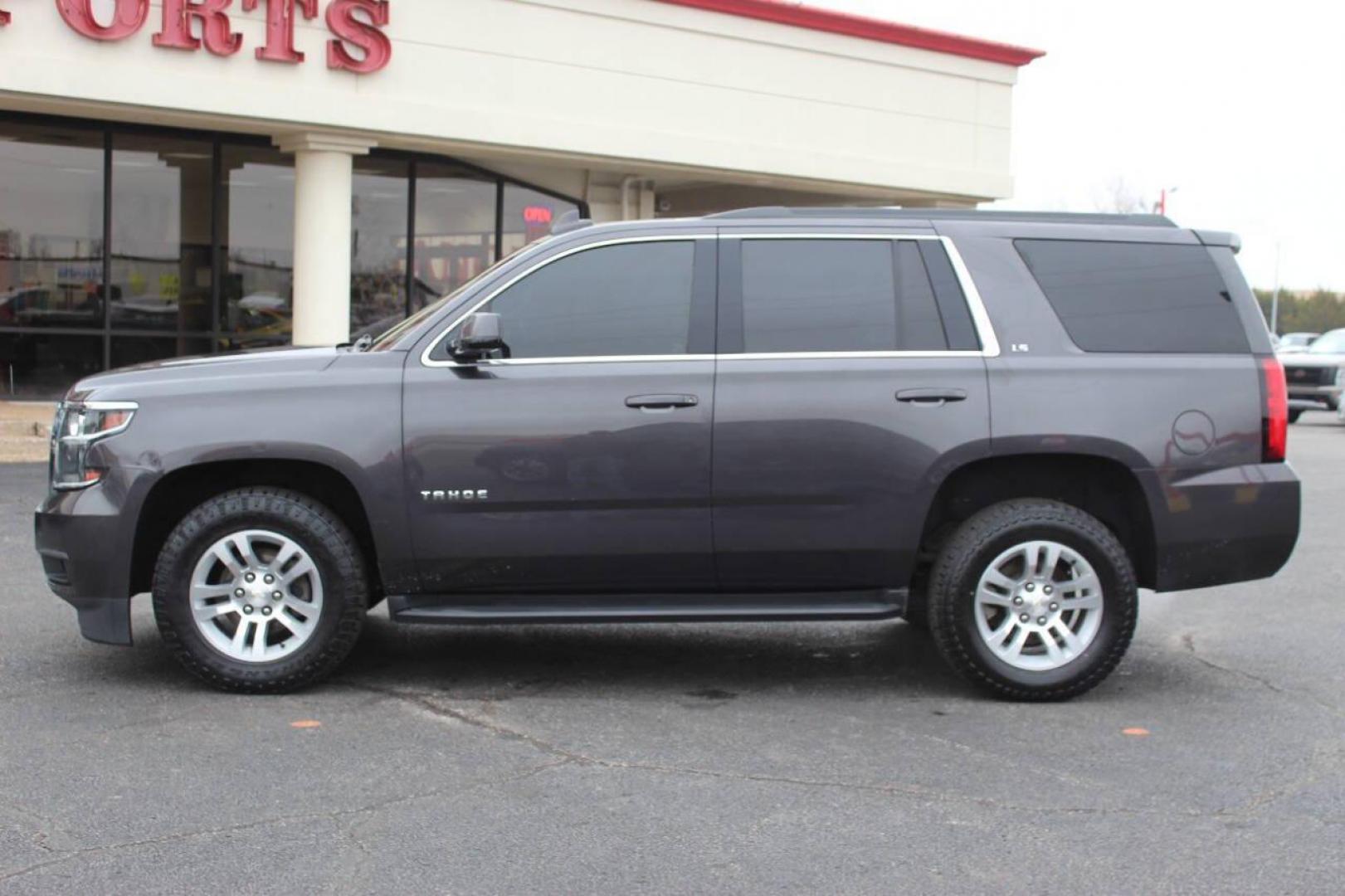 2016 Gray Chevrolet Tahoe LS 2WD (1GNSCAKCXGR) with an 5.3L V8 OHV 16V engine, 6A transmission, located at 4301 NW 39th , Oklahoma City, OK, 73112, (405) 949-5600, 35.512135, -97.598671 - NO DRIVERS LICENCE NO-FULL COVERAGE INSURANCE-NO CREDIT CHECK. COME ON OVER TO SUPERSPORTS AND TAKE A LOOK AND TEST DRIVE. PLEASE GIVE US A CALL AT (405) 949-5600. NO LICENSIA DE MANEJAR- NO SEGURO DE COBERTURA TOTAL- NO VERIFICACCION DE CREDITO. POR FAVOR VENGAN A SUPERSPORTS, ECHE U - Photo#5