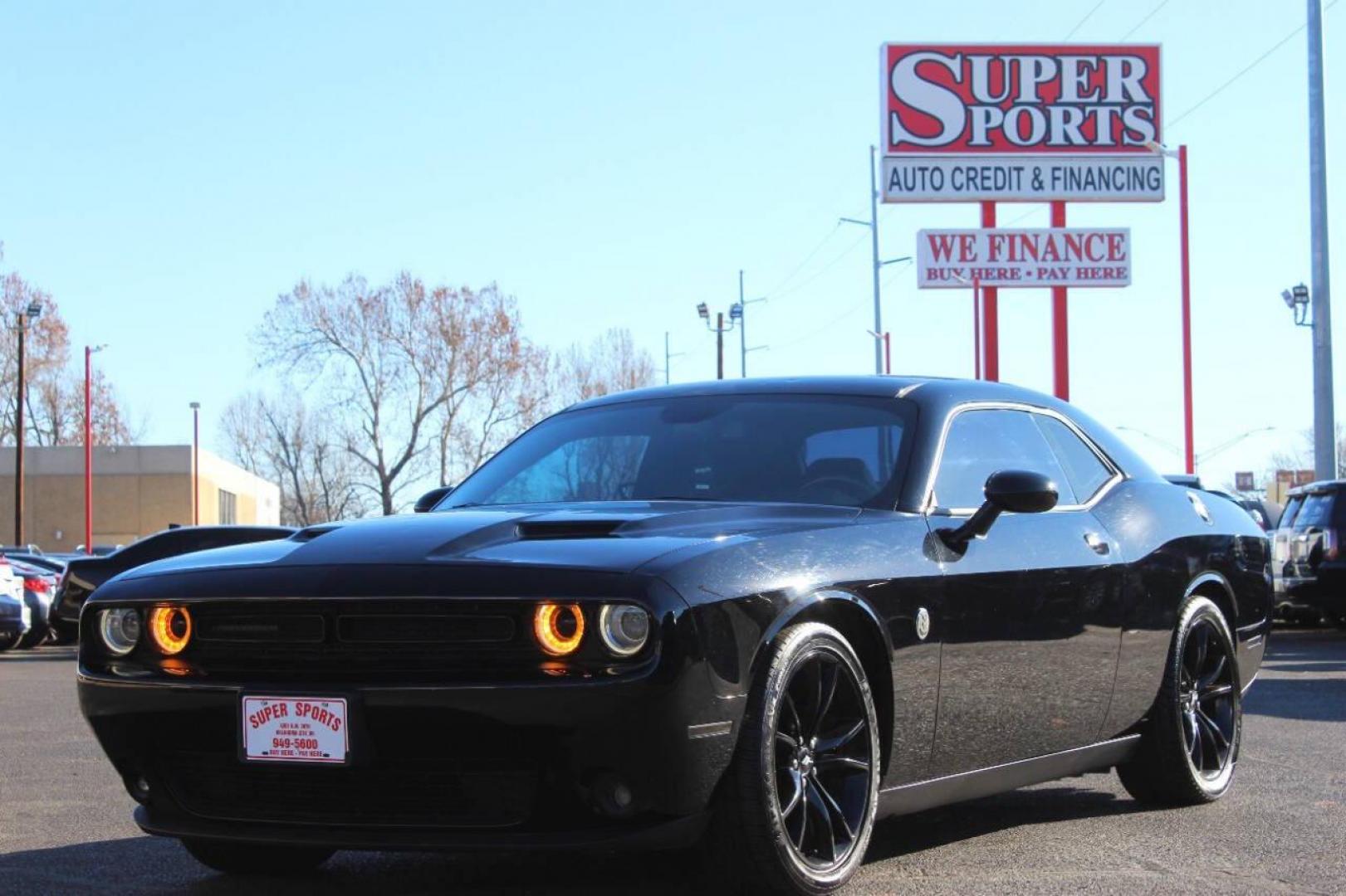 2018 Black Dodge Challenger SXT (2C3CDZAG8JH) with an 3.6L V6 DOHC 24V engine, 8A transmission, located at 4301 NW 39th , Oklahoma City, OK, 73112, (405) 949-5600, 35.512135, -97.598671 - NO DRIVERS LICENCE NO-FULL COVERAGE INSURANCE-NO CREDIT CHECK. COME ON OVER TO SUPERSPORTS AND TAKE A LOOK AND TEST DRIVE. PLEASE GIVE US A CALL AT (405) 949-5600. NO LICENSIA DE MANEJAR- NO SEGURO DE COBERTURA TOTAL- NO VERIFICACCION DE CREDITO. POR FAVOR VENGAN A SUPERSPORTS, ECHE UN - Photo#6