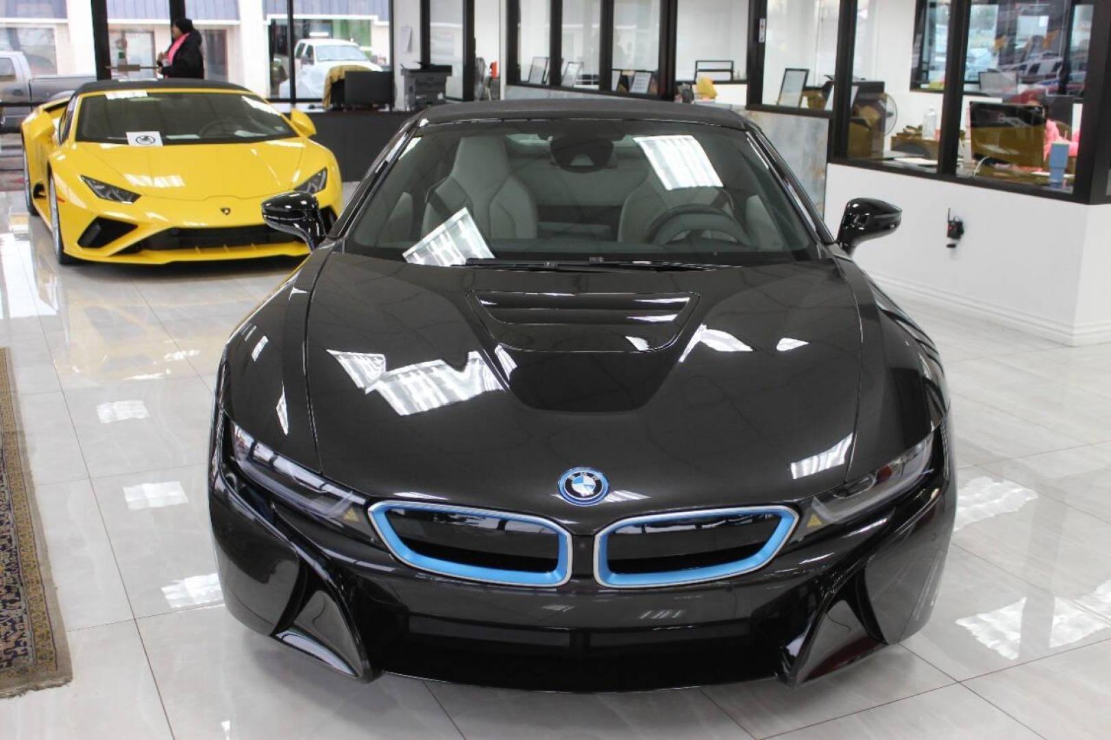 2019 Black BMW i8 Convertible (WBY2Z6C53KV) with an 1.5L L3 HYBRID engine, 6A transmission, located at 4301 NW 39th , Oklahoma City, OK, 73112, (405) 949-5600, 35.512135, -97.598671 - 1 OF 200 MADE. this vehicle was purchased from insurance company due to theft recovery. it was stolen. looks and drives brand new its a must see. full service been done and new tires and fresh oil, NEW BATTERY. call for more info (405) 949-5600 THIS VEHICLE IS $149,900 , THIS VEHICLE CAN BE P - Photo#5