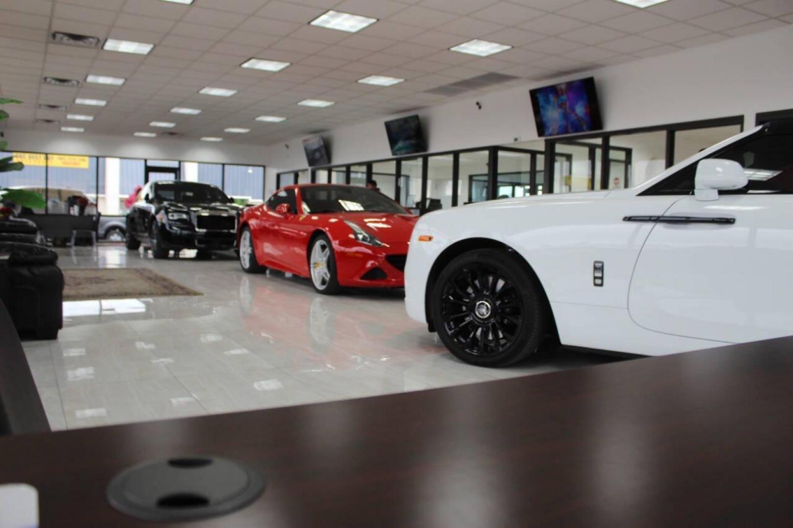 2021 Yellow Lamborghini Huracan EVO Spyder (ZHWUT5ZF0ML) with an 6.5L V12 DOHC 48V engine, 7A transmission, located at 4301 NW 39th , Oklahoma City, OK, 73112, (405) 949-5600, 35.512135, -97.598671 - PERSONAL VEHICLE. this vehicle was purchased from insurance company due to theft recovery. it was stolen. looks and drives brand new its a must see. full service been done and new tires and fresh oil. call for more info (405) 949-5600 THIS VEHICLE IS $244,900 THIS VEHICLE CAN BE PAID FOR WITH - Photo#17