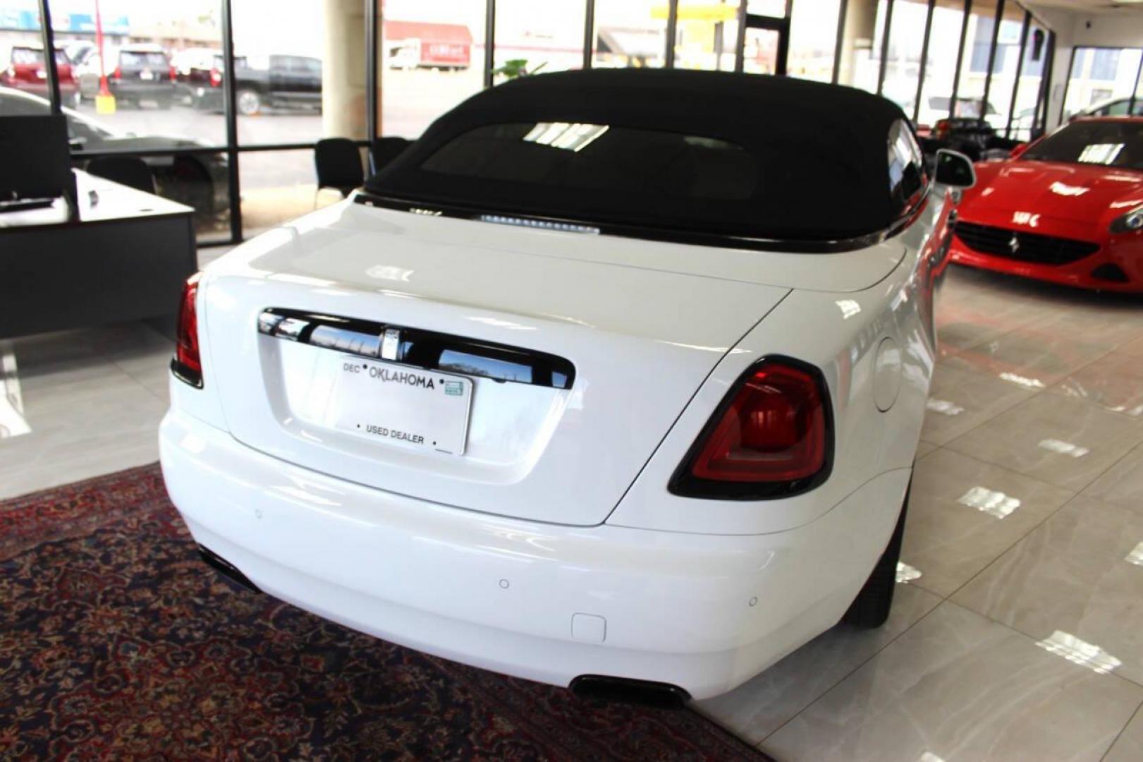 2021 White Rolls-Royce Dawn with an 6.6L V12 Twin Turbocharger 6.6L V12 engine, Automatic 8-Speed transmission, located at 4301 NW 39th , Oklahoma City, OK, 73112, (405) 949-5600, 35.512135, -97.598671 - NO DRIVERS LICENCE NO-FULL COVERAGE INSURANCE-NO CREDIT CHECK. COME ON OVER TO SUPERSPORTS AND TAKE A LOOK AND TEST DRIVE. PLEASE GIVE US A CALL AT (405) 949-5600. NO LICENSIA DE MANEJAR- NO SEGURO DE COBERTURA TOTAL- NO VERIFICACCION DE CREDITO. POR FAVOR VENGAN A SUPERSPORTS, ECHE UN - Photo#3