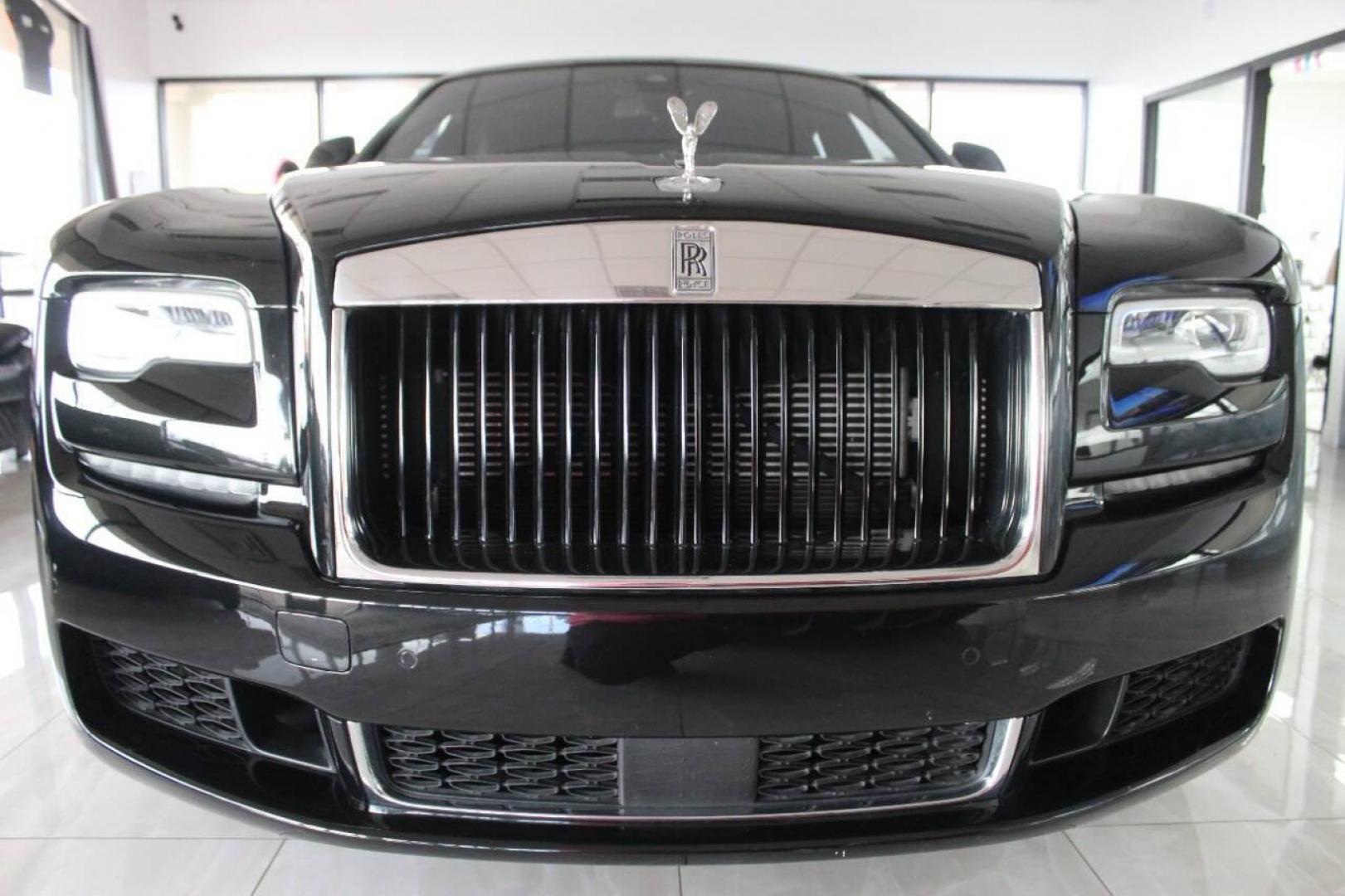 2019 Black Rolls-Royce Ghost Series II Sedan (SCA664S54KU) with an 6.6L V12 DOHC 48V engine, 8A transmission, located at 4301 NW 39th , Oklahoma City, OK, 73112, (405) 949-5600, 35.512135, -97.598671 - PERSONAL VEHCILE. this vehicle was purchased from insurance company due to theft recovery. it was stolen. looks and drives brand new its a must see. full service been done and new tires and fresh oil, NEW BATTERY. call for more info (405) 949-5600 THIS VEHICLE IS $154,900 , THIS VEHICLE CAN B - Photo#5