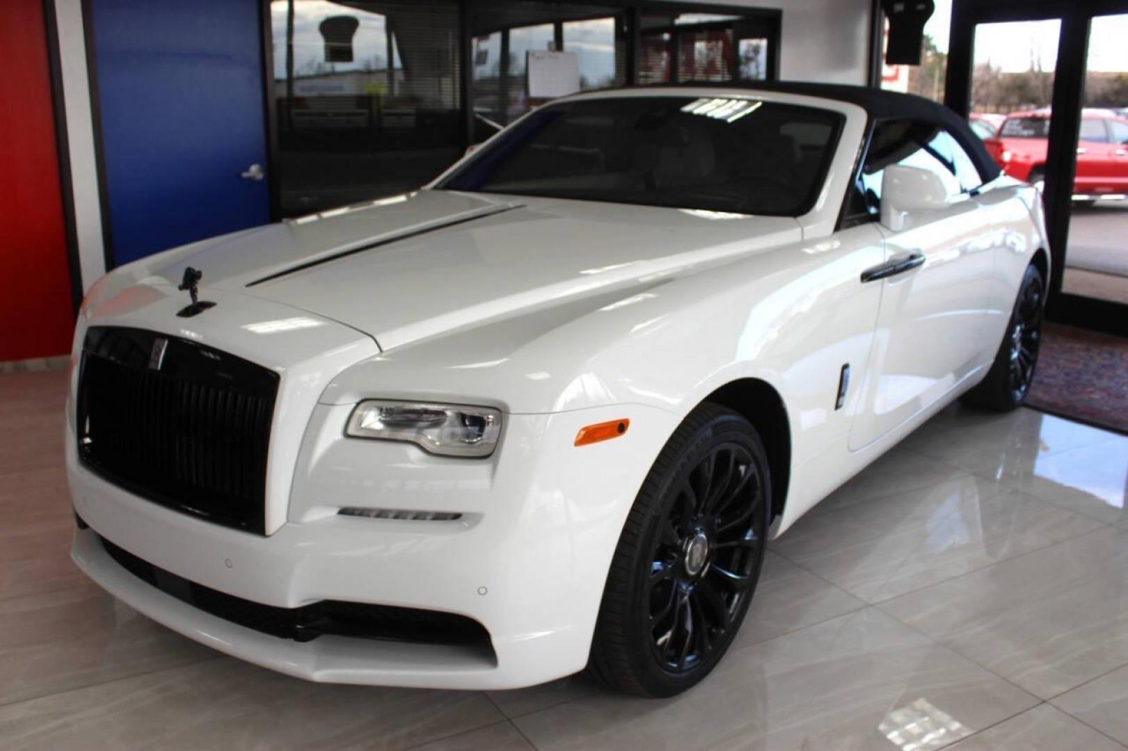 2021 White Rolls-Royce Dawn with an 6.6L V12 Twin Turbocharger 6.6L V12 engine, Automatic 8-Speed transmission, located at 4301 NW 39th , Oklahoma City, OK, 73112, (405) 949-5600, 35.512135, -97.598671 - NO DRIVERS LICENCE NO-FULL COVERAGE INSURANCE-NO CREDIT CHECK. COME ON OVER TO SUPERSPORTS AND TAKE A LOOK AND TEST DRIVE. PLEASE GIVE US A CALL AT (405) 949-5600. NO LICENSIA DE MANEJAR- NO SEGURO DE COBERTURA TOTAL- NO VERIFICACCION DE CREDITO. POR FAVOR VENGAN A SUPERSPORTS, ECHE UN - Photo#2