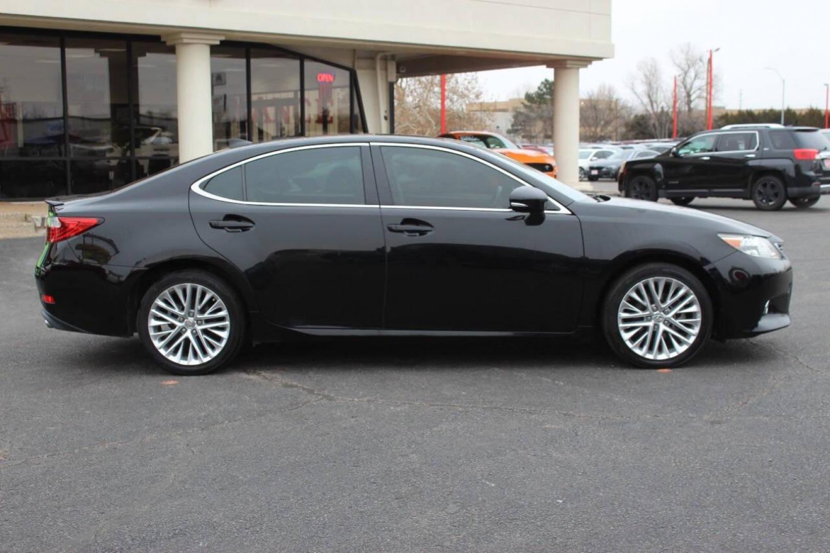 2015 Black Lexus ES 350 Sedan (JTHBK1GGXF2) with an 3.5L V6 DOHC 24V engine, 6-Speed Automatic transmission, located at 4301 NW 39th , Oklahoma City, OK, 73112, (405) 949-5600, 35.512135, -97.598671 - NO DRIVERS LICENCE NO-FULL COVERAGE INSURANCE-NO CREDIT CHECK. COME ON OVER TO SUPERSPORTS AND TAKE A LOOK AND TEST DRIVE. PLEASE GIVE US A CALL AT (405) 949-5600. NO LICENSIA DE MANEJAR- NO SEGURO DE COBERTURA TOTAL- NO VERIFICACCION DE CREDITO. POR FAVOR VENGAN A SUPERSPORTS, ECHE UN - Photo#2