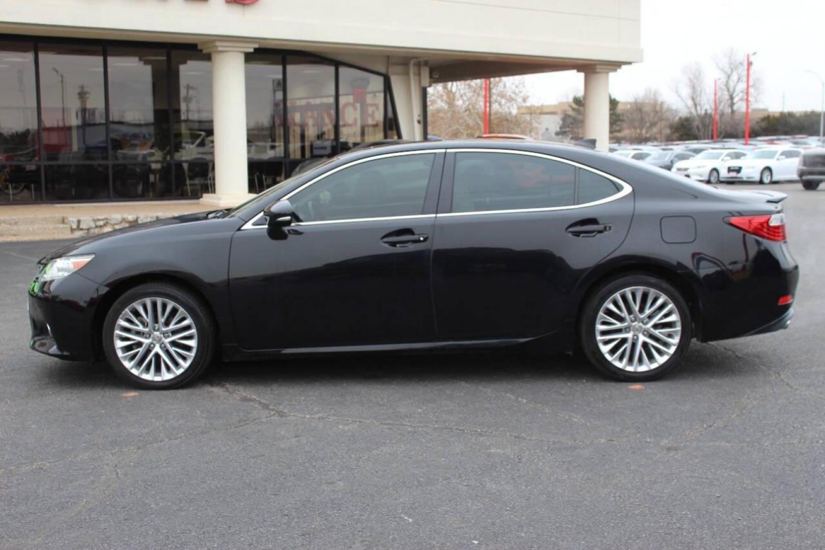 2015 Black Lexus ES 350 Sedan (JTHBK1GGXF2) with an 3.5L V6 DOHC 24V engine, 6-Speed Automatic transmission, located at 4301 NW 39th , Oklahoma City, OK, 73112, (405) 949-5600, 35.512135, -97.598671 - NO DRIVERS LICENCE NO-FULL COVERAGE INSURANCE-NO CREDIT CHECK. COME ON OVER TO SUPERSPORTS AND TAKE A LOOK AND TEST DRIVE. PLEASE GIVE US A CALL AT (405) 949-5600. NO LICENSIA DE MANEJAR- NO SEGURO DE COBERTURA TOTAL- NO VERIFICACCION DE CREDITO. POR FAVOR VENGAN A SUPERSPORTS, ECHE UN - Photo#5