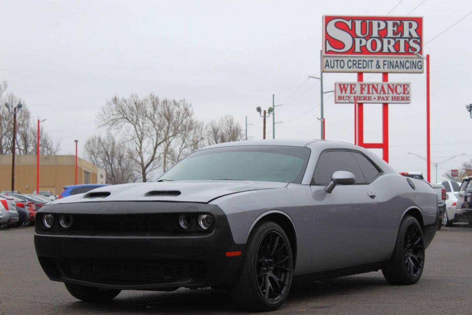 2014 Gray Dodge Challenger SXT (2C3CDYAG0EH) with an 3.6L V6 DOHC 24V engine, 5-Speed Automatic transmission, located at 4301 NW 39th , Oklahoma City, OK, 73112, (405) 949-5600, 35.512135, -97.598671 - NO DRIVERS LICENCE NO-FULL COVERAGE INSURANCE-NO CREDIT CHECK. COME ON OVER TO SUPERSPORTS AND TAKE A LOOK AND TEST DRIVE. PLEASE GIVE US A CALL AT (405) 949-5600. NO LICENSIA DE MANEJAR- NO SEGURO DE COBERTURA TOTAL- NO VERIFICACCION DE CREDITO. POR FAVOR VENGAN A SUPERSPORTS, ECHE UN - Photo#6