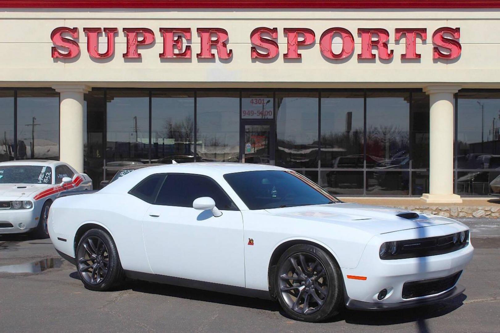 2020 White Dodge Challenger R/T SCAT Pack (2C3CDZFJ6LH) with an 6.4L V8 OHV 16V engine, 6A transmission, located at 4301 NW 39th , Oklahoma City, OK, 73112, (405) 949-5600, 35.512135, -97.598671 - NO DRIVERS LICENCE NO-FULL COVERAGE INSURANCE-NO CREDIT CHECK. COME ON OVER TO SUPERSPORTS AND TAKE A LOOK AND TEST DRIVE. PLEASE GIVE US A CALL AT (405) 949-5600. NO LICENSIA DE MANEJAR- NO SEGURO DE COBERTURA TOTAL- NO VERIFICACCION DE CREDITO. POR FAVOR VENGAN A SUPERSPORTS, ECHE UN - Photo#0