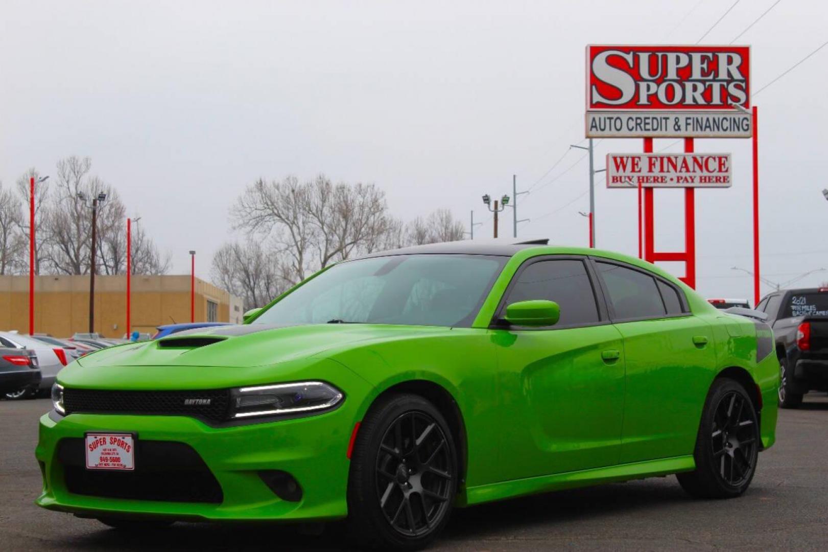 2017 Green Dodge Charger R/T (2C3CDXCT1HH) with an 5.7L V8 OHV 16V engine, 8A transmission, located at 4301 NW 39th , Oklahoma City, OK, 73112, (405) 949-5600, 35.512135, -97.598671 - NO DRIVERS LICENCE NO-FULL COVERAGE INSURANCE-NO CREDIT CHECK. COME ON OVER TO SUPERSPORTS AND TAKE A LOOK AND TEST DRIVE. PLEASE GIVE US A CALL AT (405) 949-5600. NO LICENSIA DE MANEJAR- NO SEGURO DE COBERTURA TOTAL- NO VERIFICACCION DE CREDITO. POR FAVOR VENGAN A SUPERSPORTS, ECHE UN - Photo#6