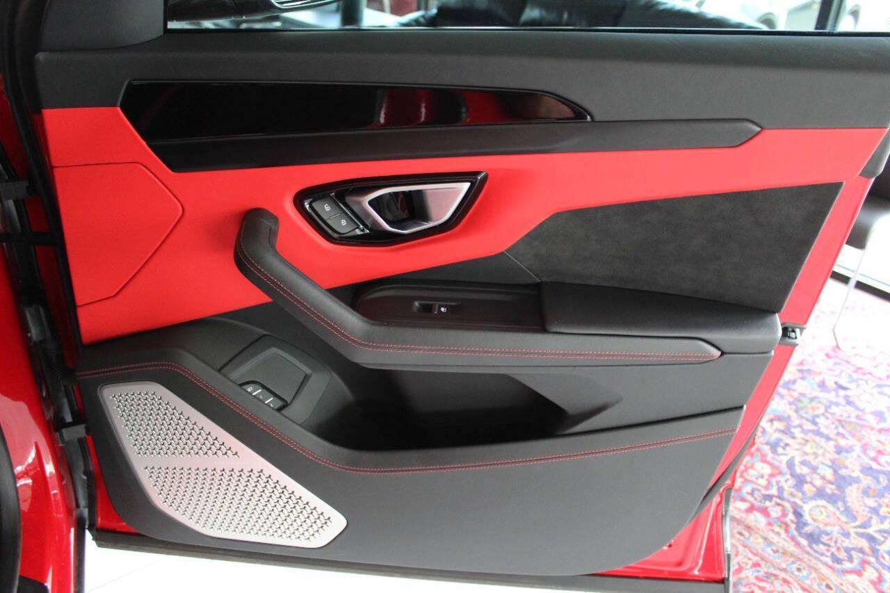 2023 Lamborghini Urus S - Photo 13