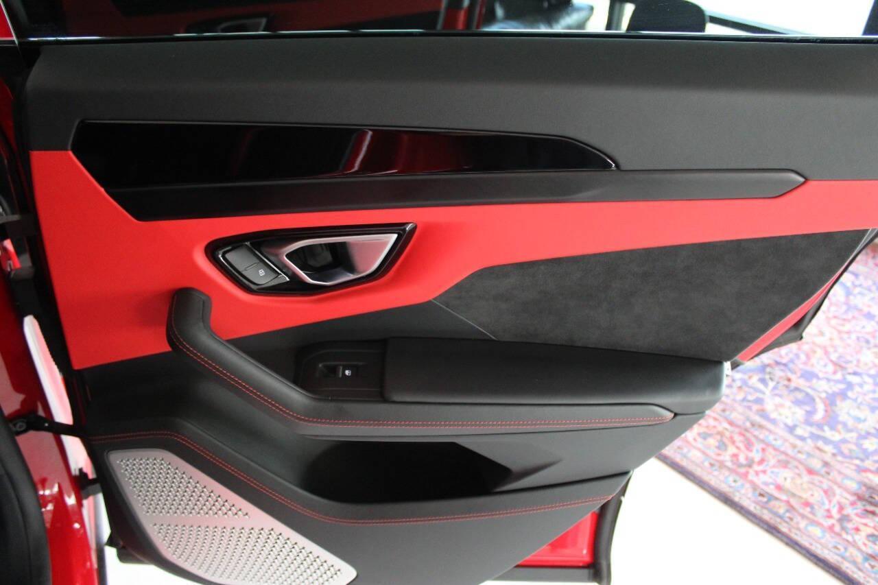 2023 Lamborghini Urus S - Photo 17