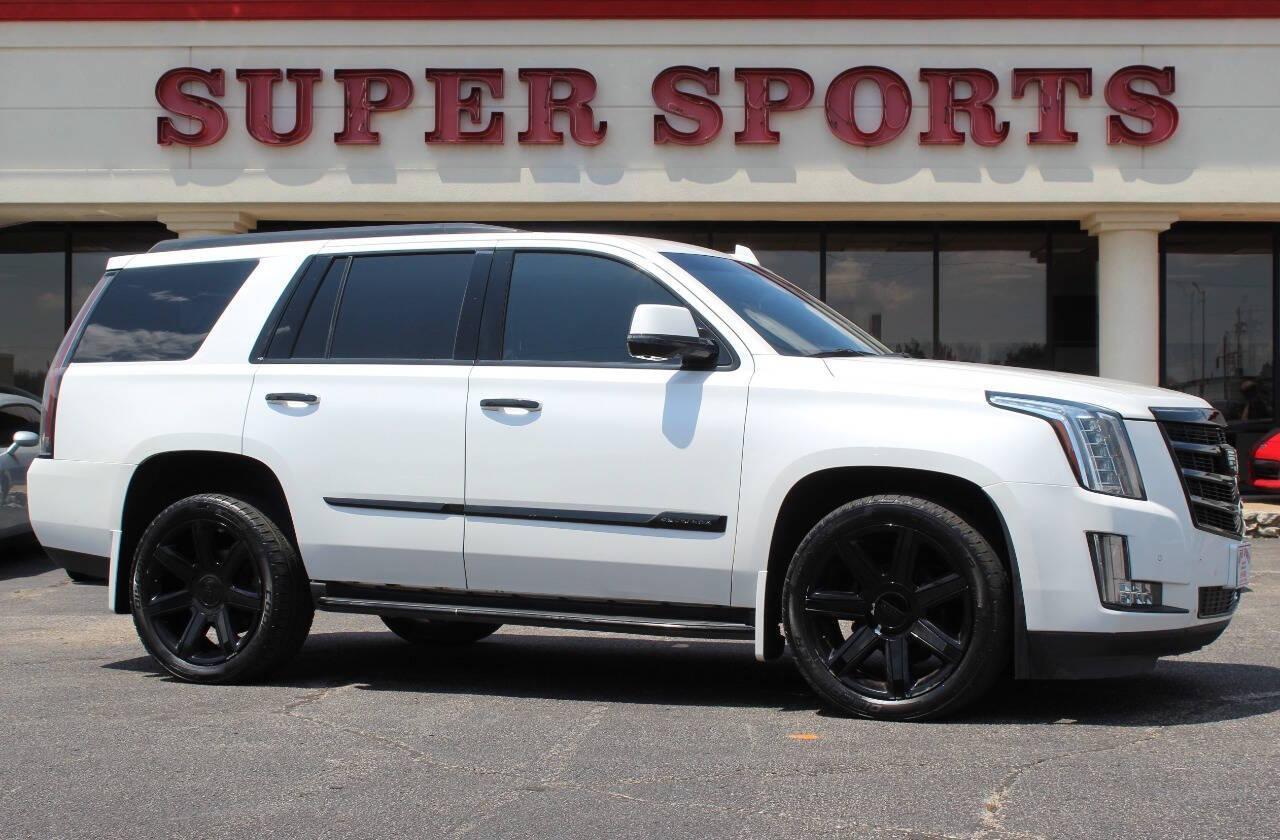 2016 Cadillac Escalade Luxury's photo