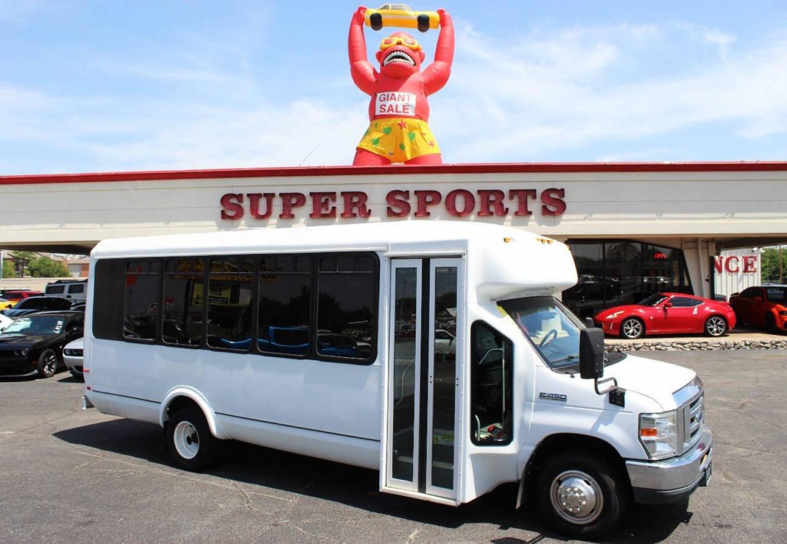 2013 Ford Econoline's photo