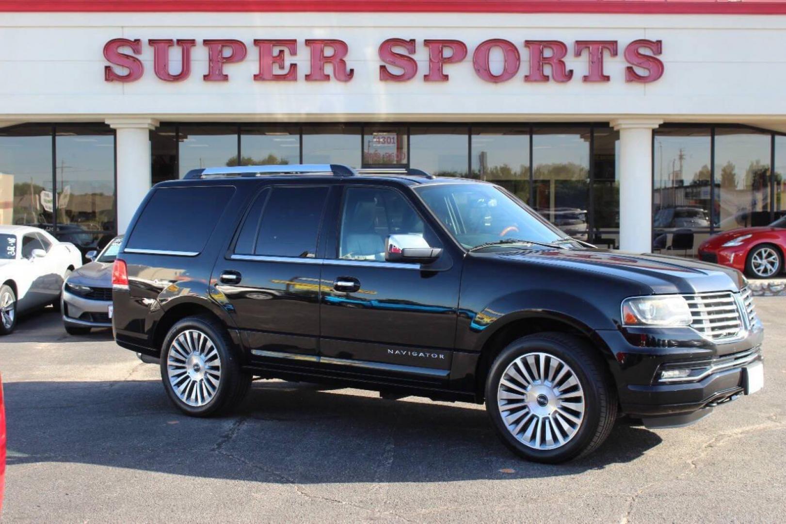 2017 Lincoln Navigator Select's photo