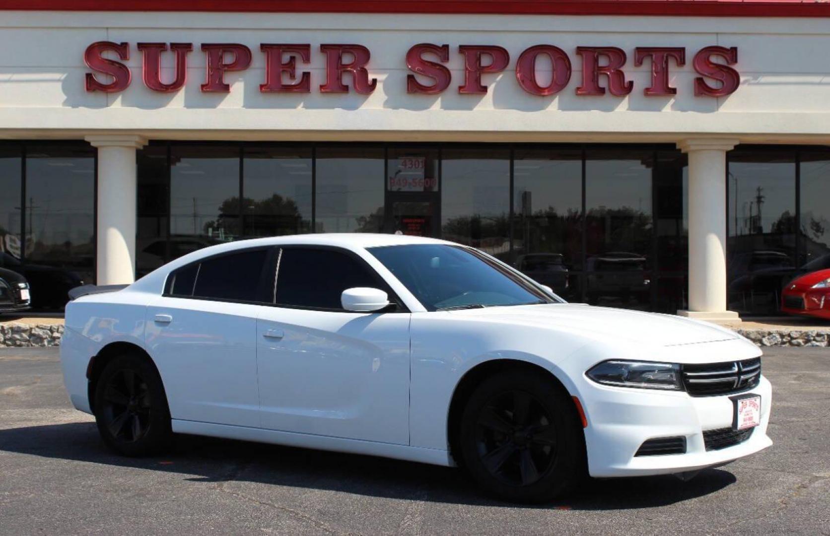 2015 Dodge Charger SE's photo