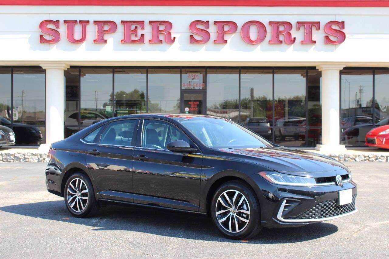 2025 Volkswagen Jetta SE's photo