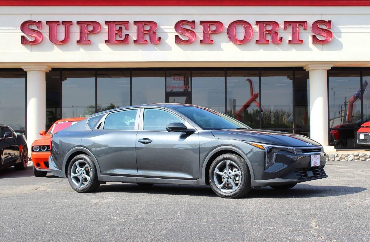 2025 Kia K4 LXS AT's photo