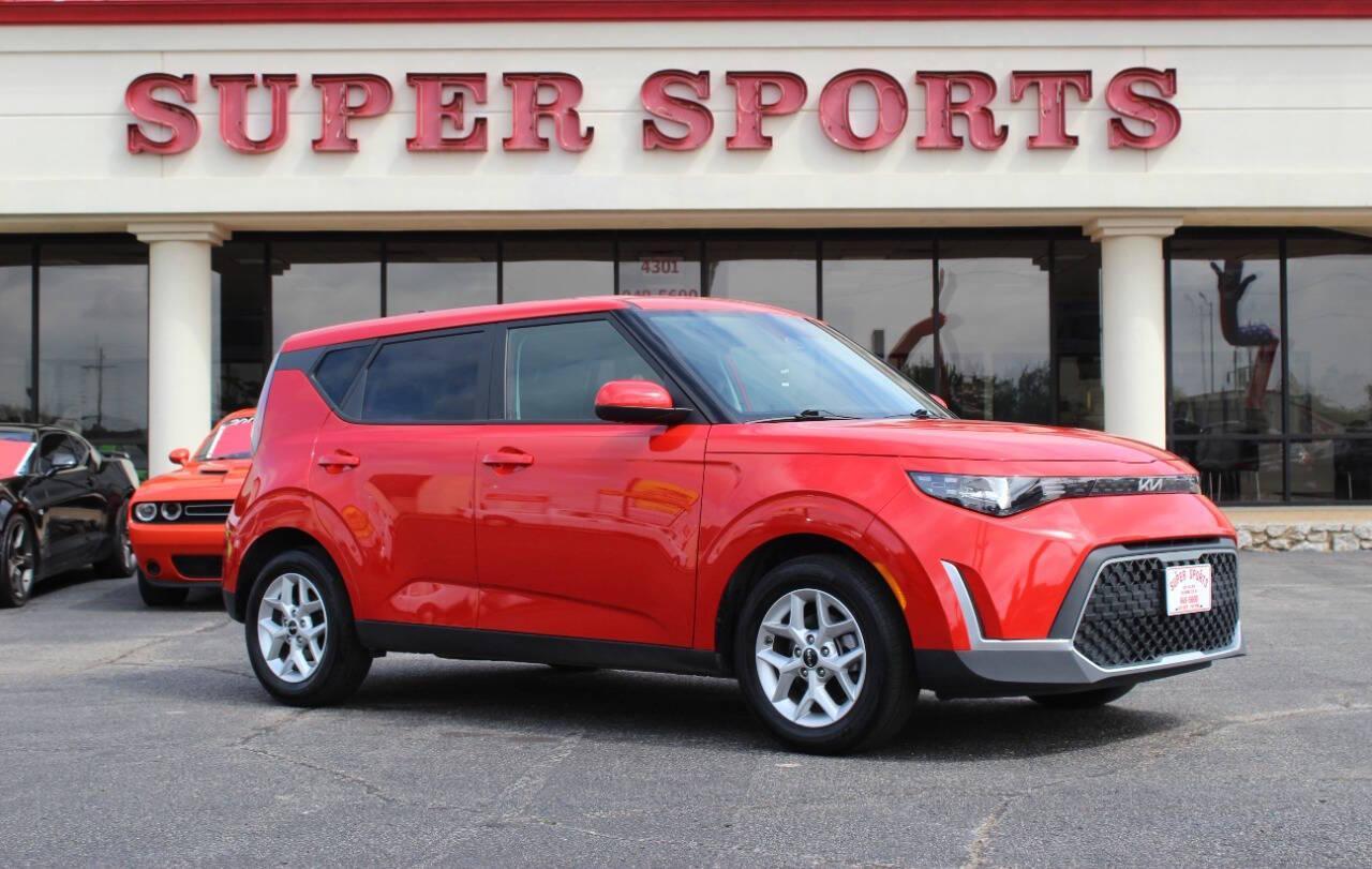 2025 Kia Soul 2.0L LX IVT's photo