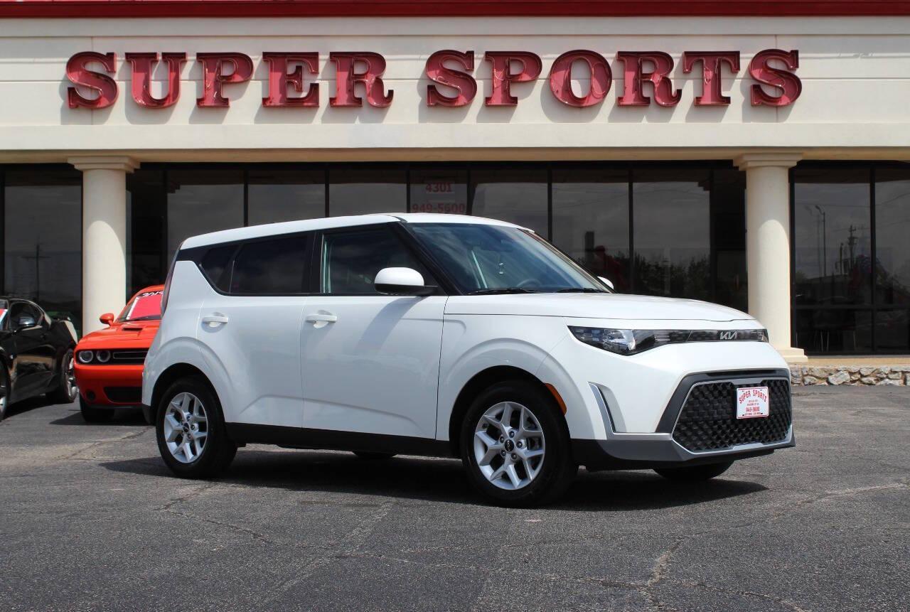 2025 Kia Soul 2.0L LX IVT's photo