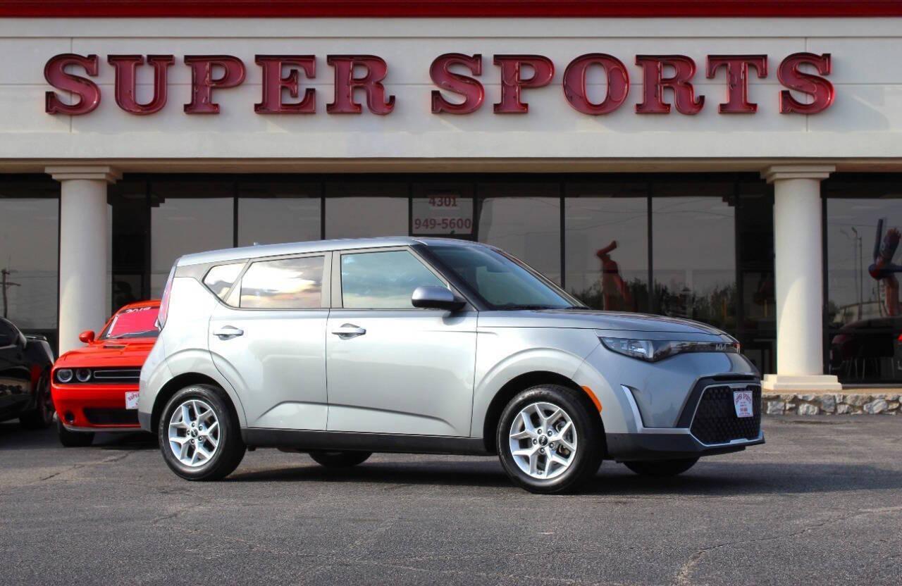 2025 Kia Soul 2.0L LX IVT's photo